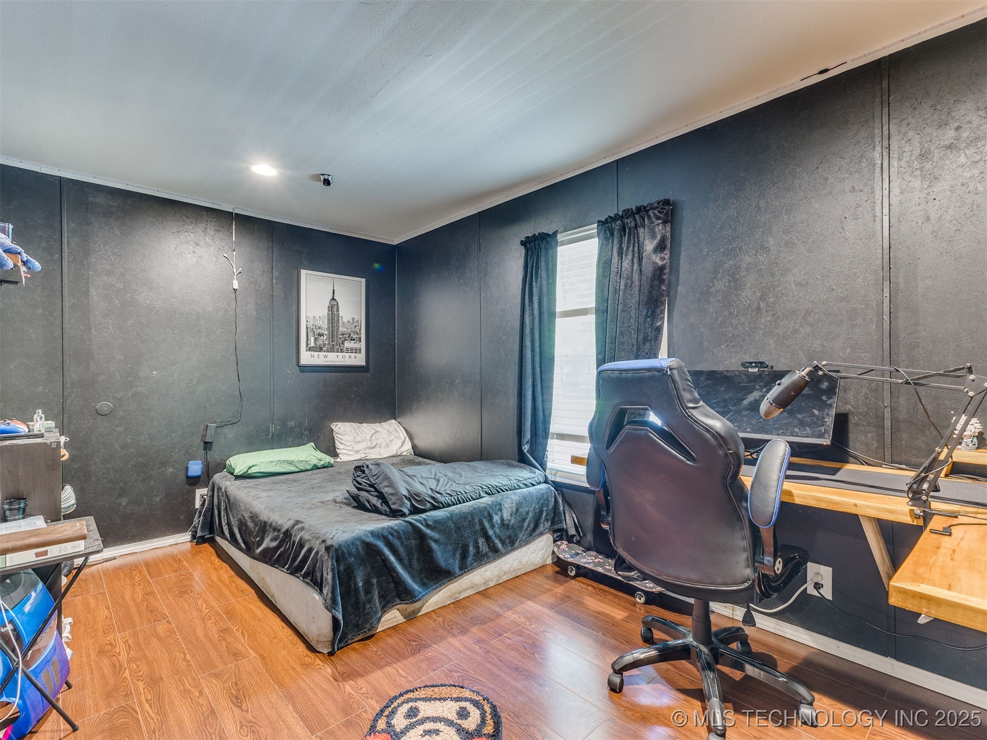 950 W 138th Place