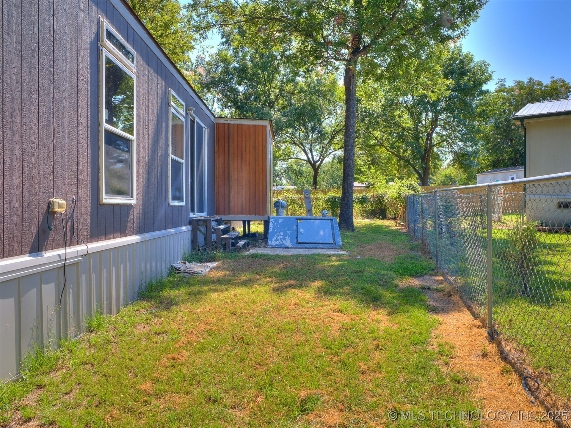 950 W 138th Place