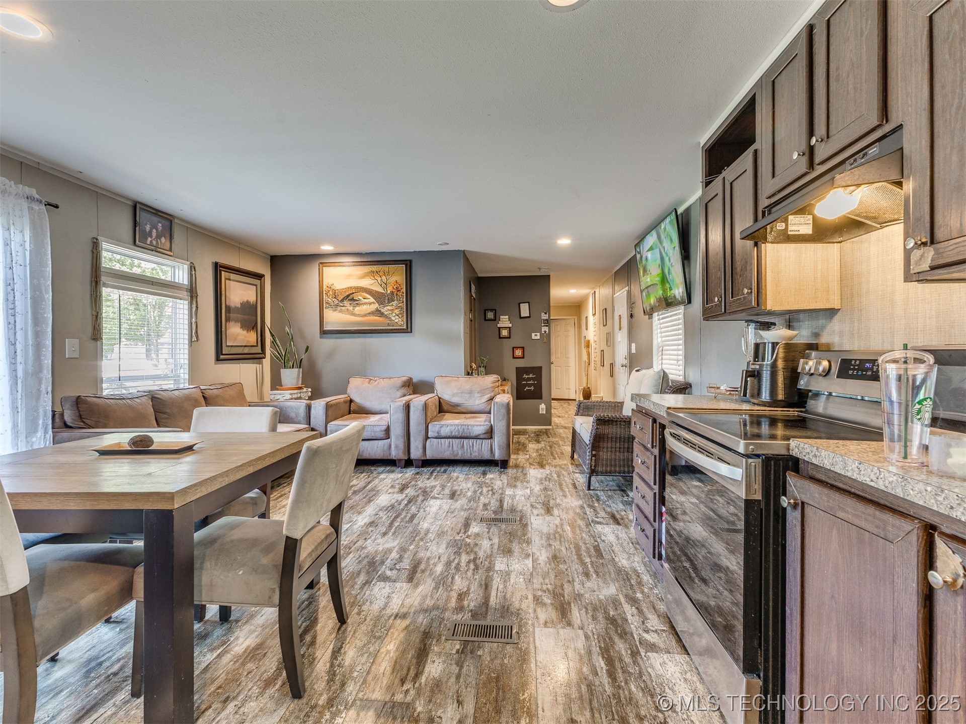 950 W 138th Place