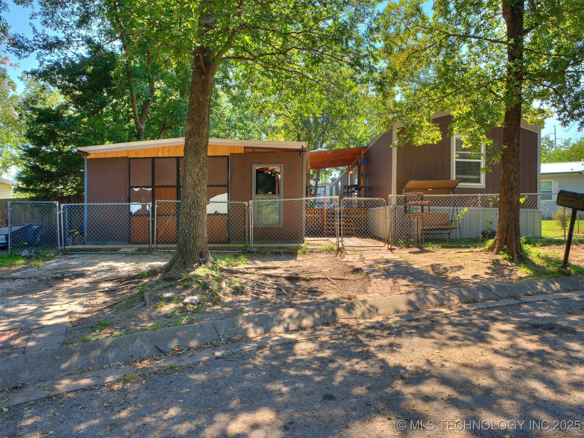 950 W 138th Place