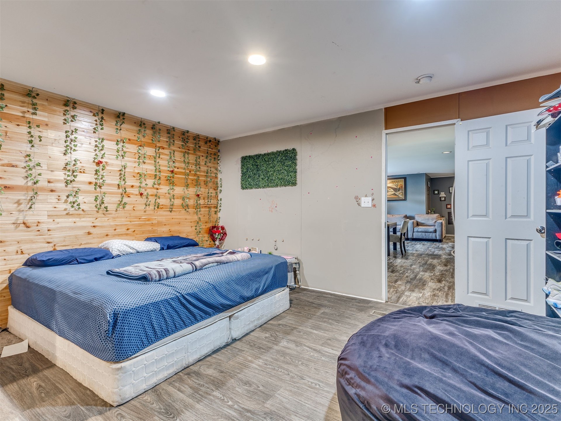 950 W 138th Place