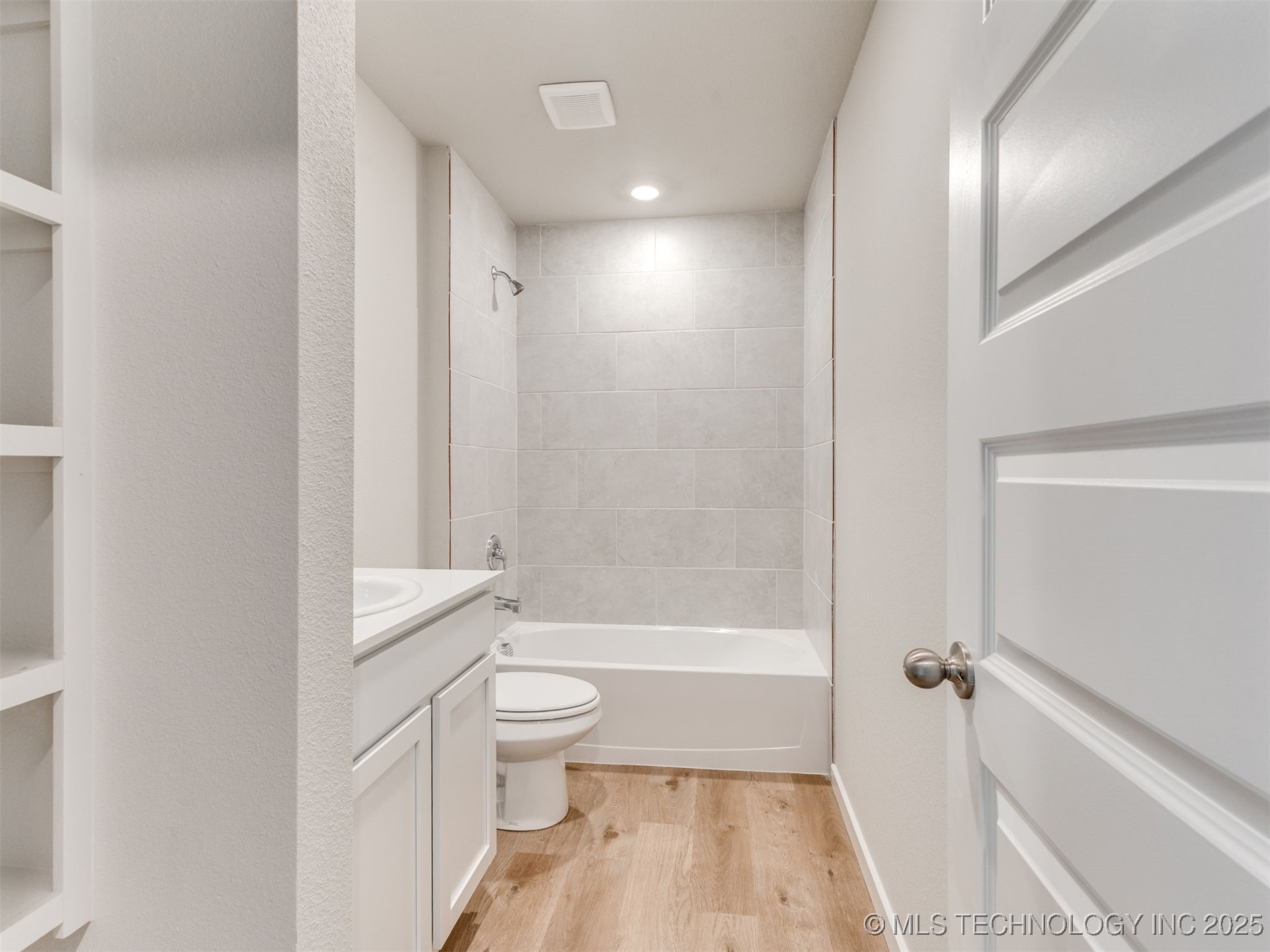 3506 N 37th Place