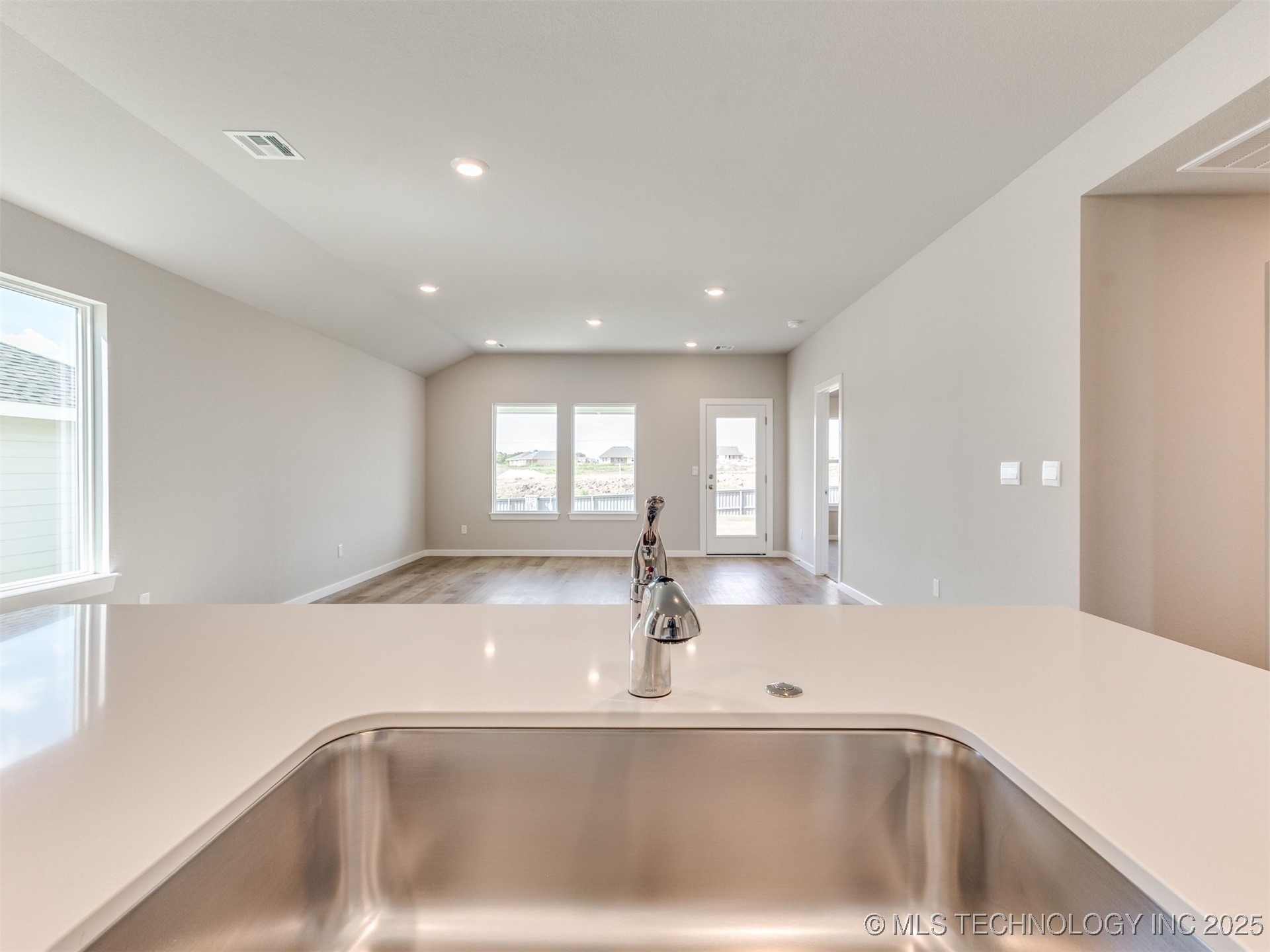3506 N 37th Place