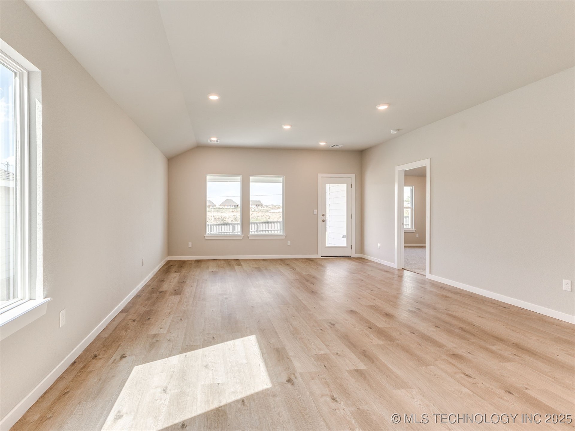 3506 N 37th Place