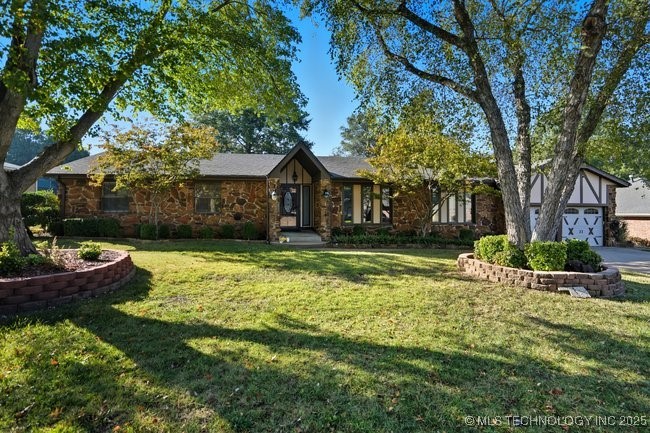 2549 SE Regency Road