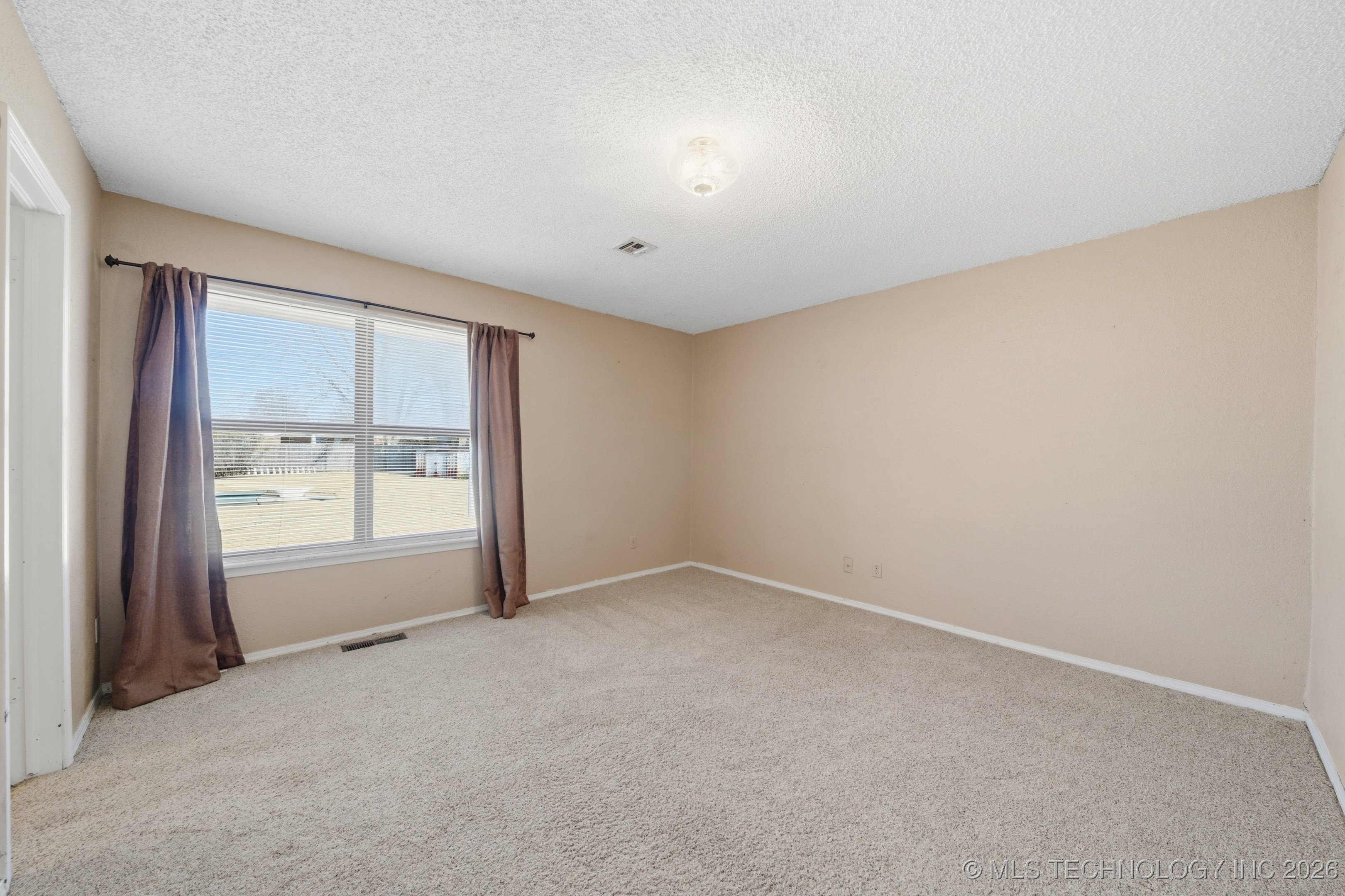 11829 E 80th Place North