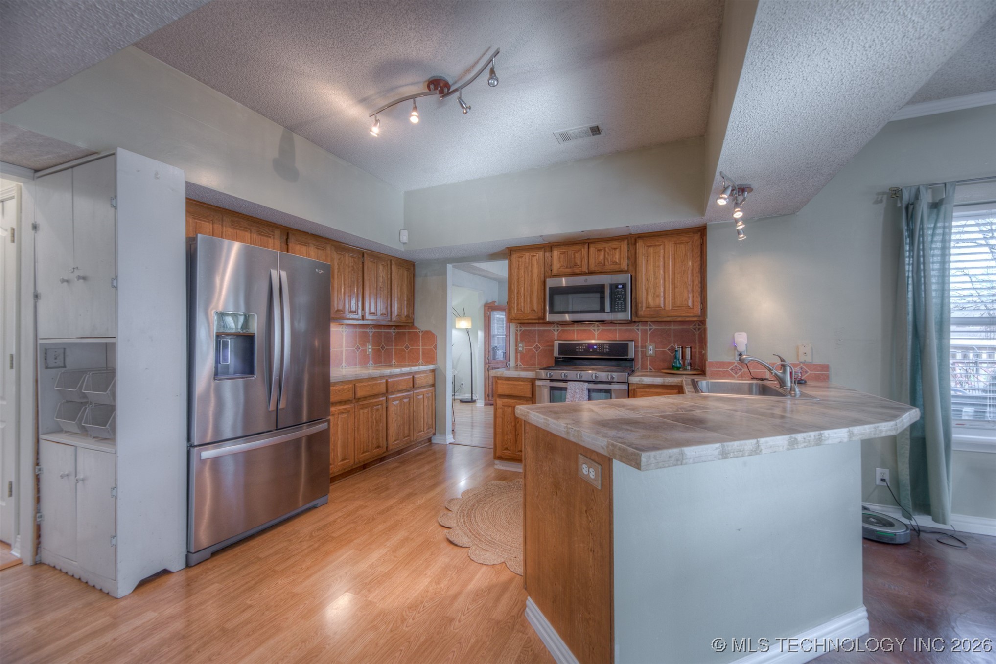 3325 W Freeport Street