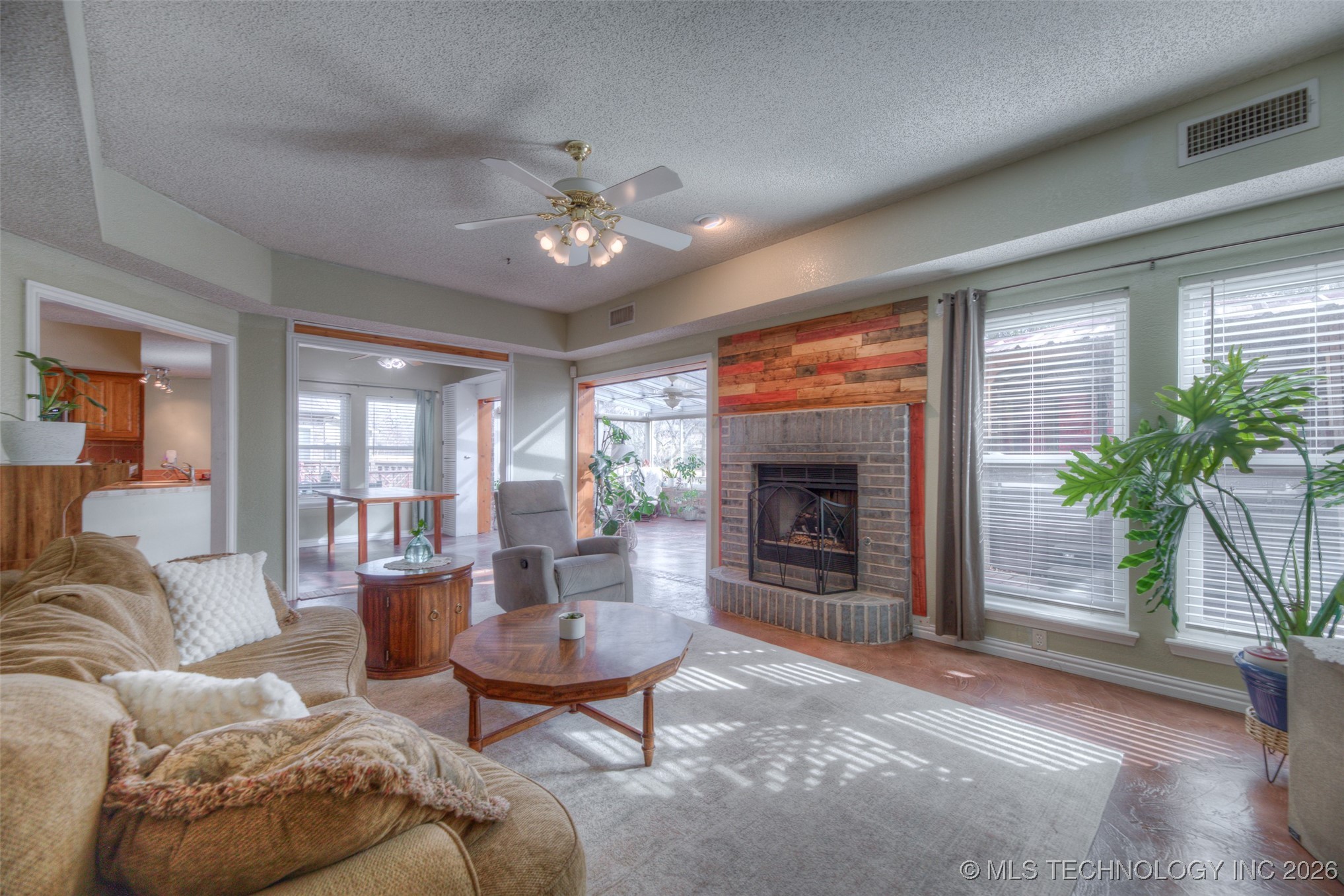 3325 W Freeport Street