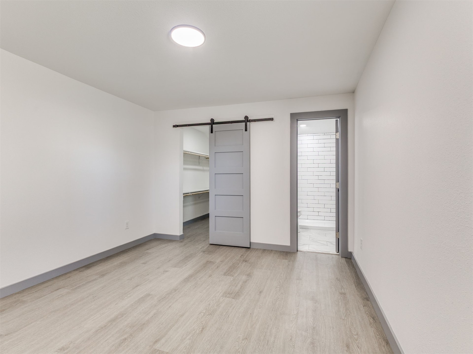 5208 Denison