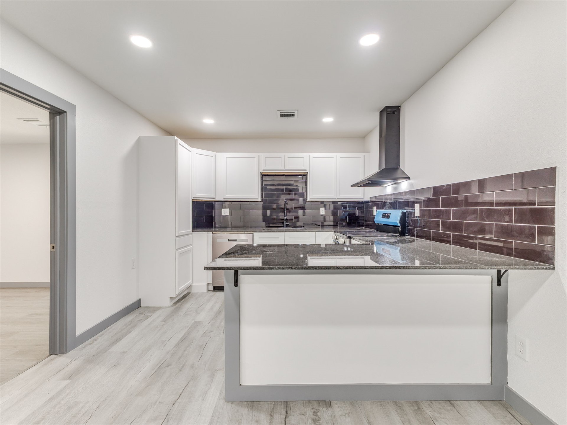 5208 Denison