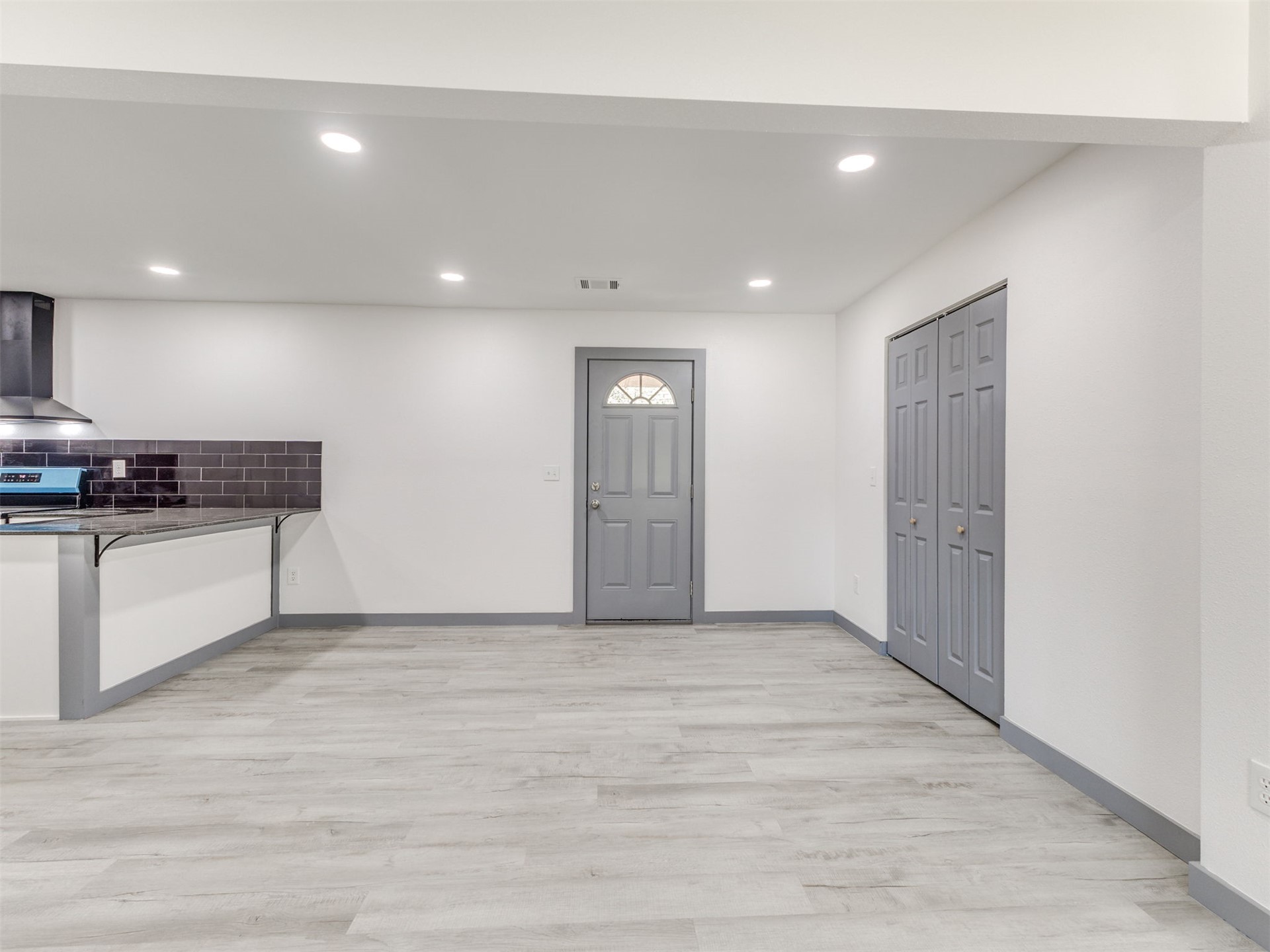 5208 Denison