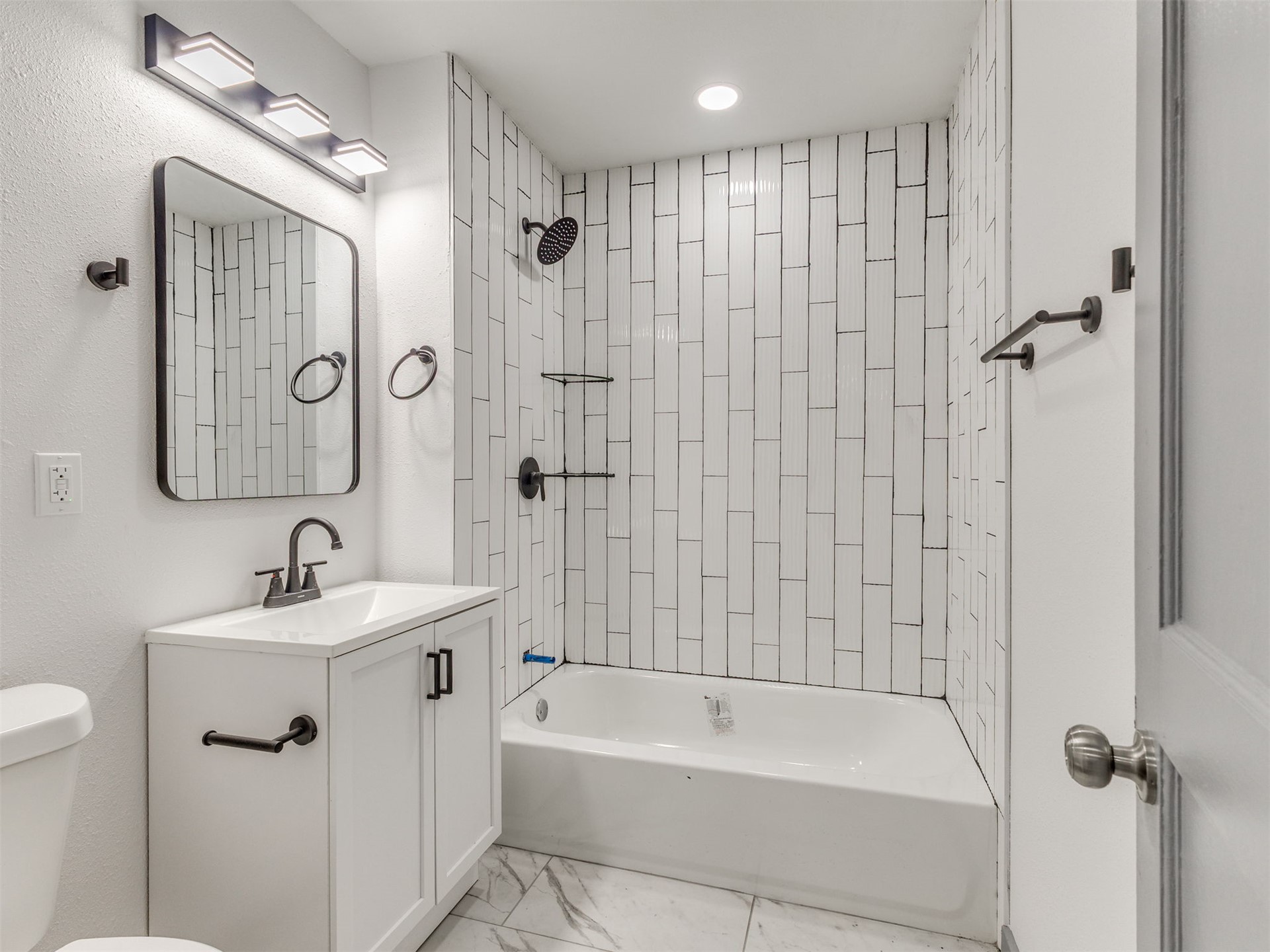 5208 Denison