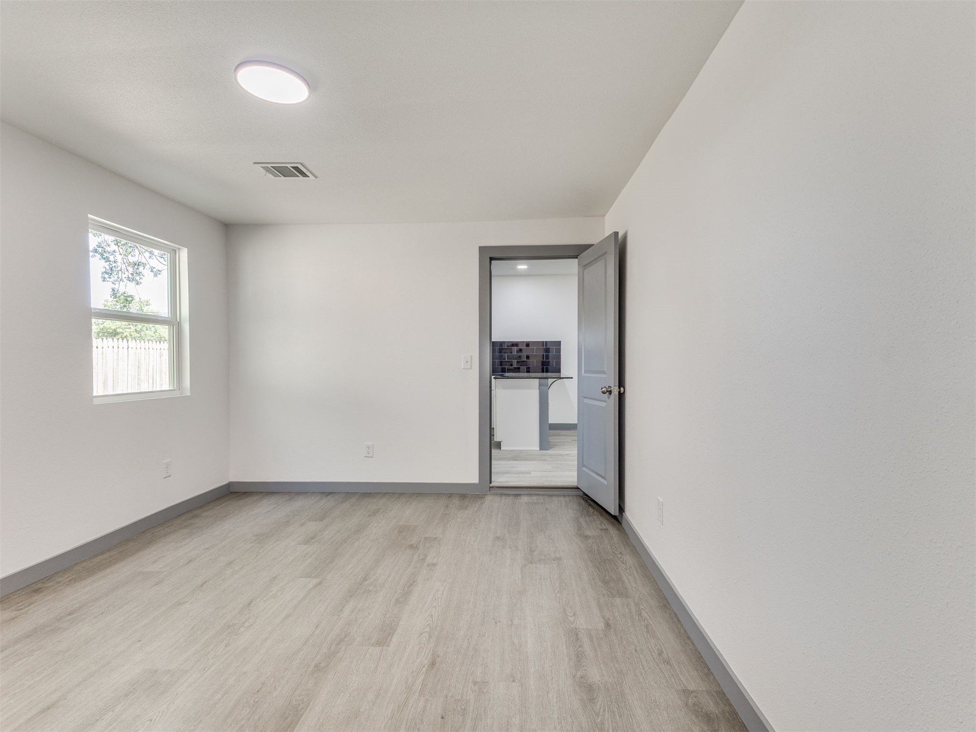 5208 Denison