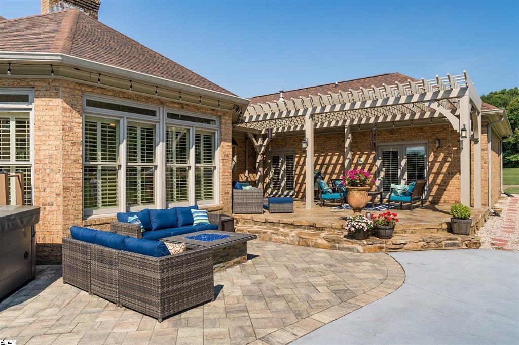 6208 Mountain View Road