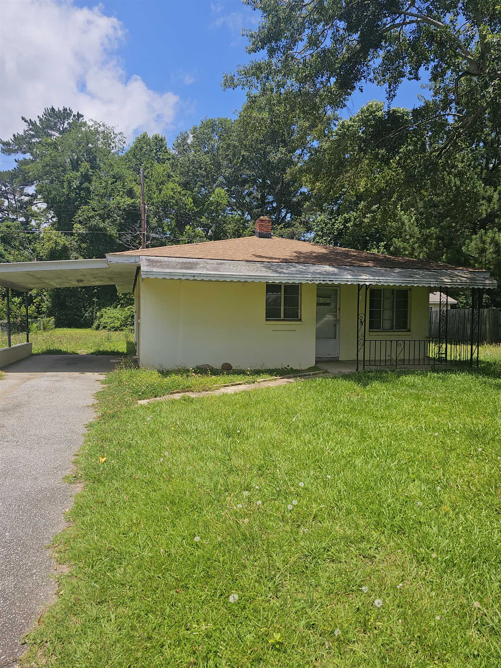2336 W Croft Circle