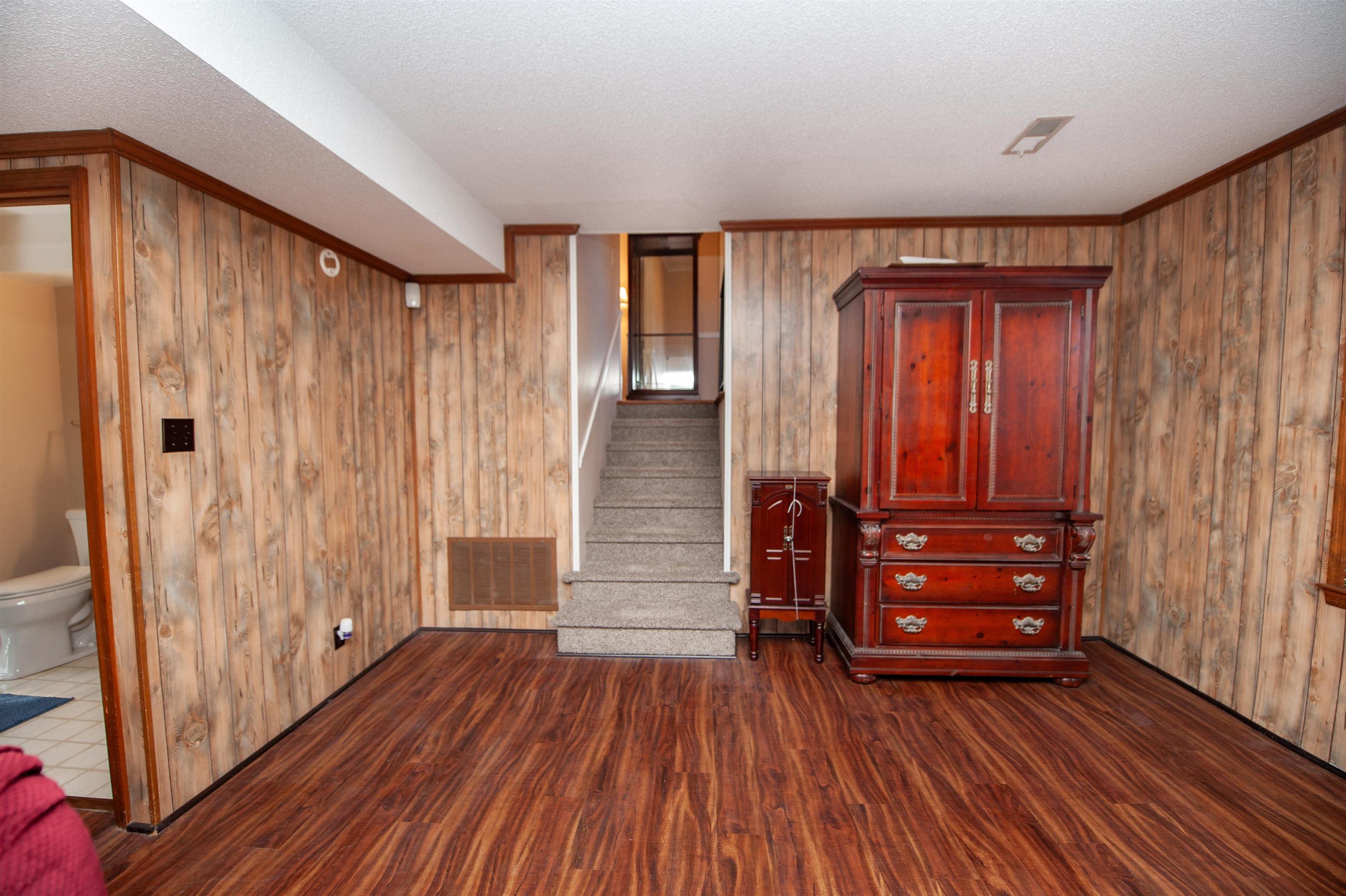 209 N Hill Drive