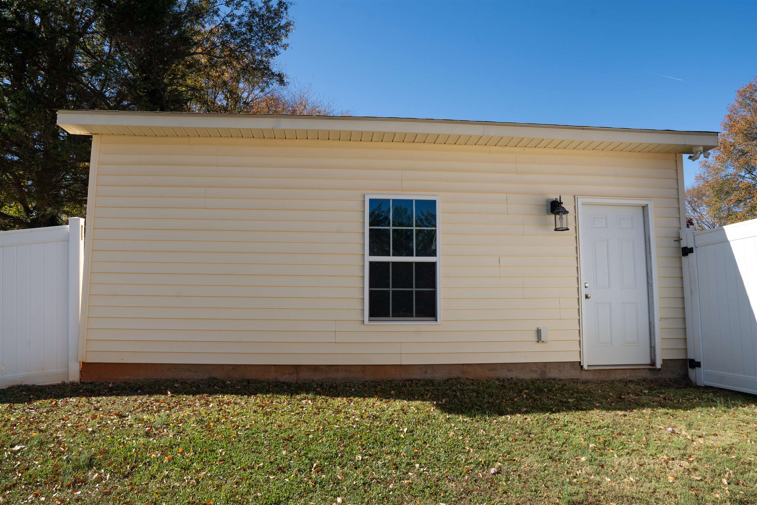 209 N Hill Drive