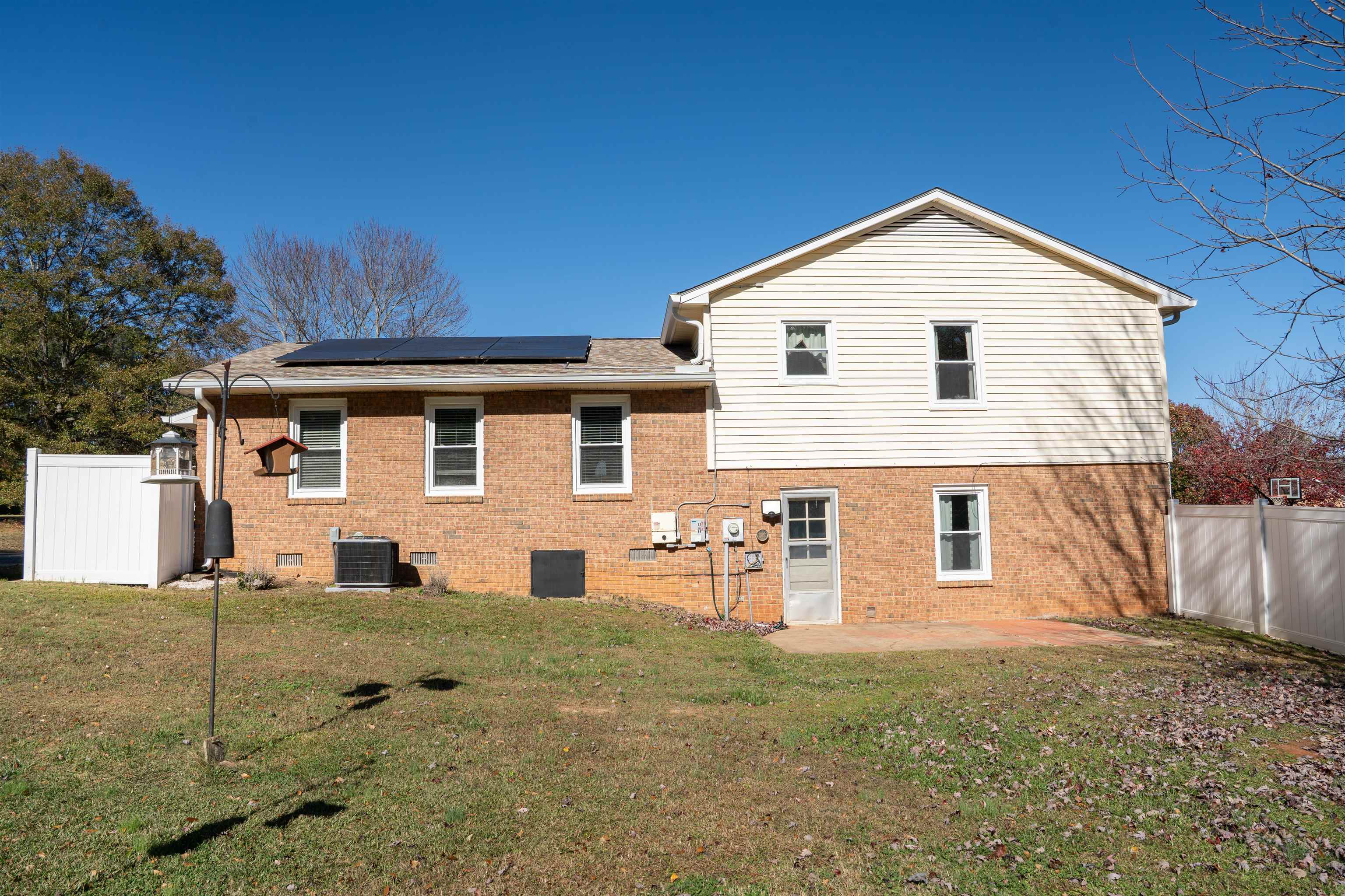 209 N Hill Drive