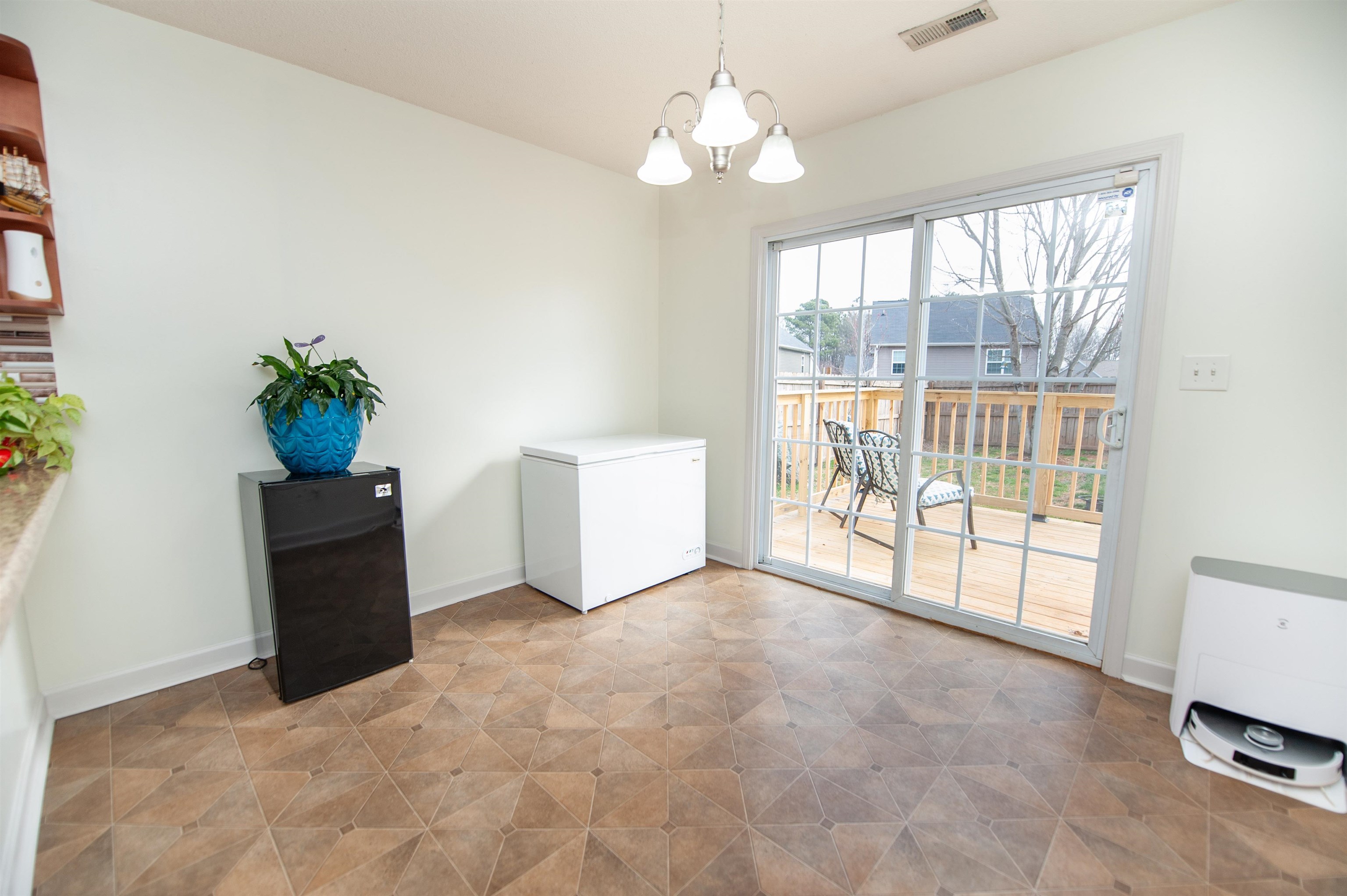 331 S Ivestor Court