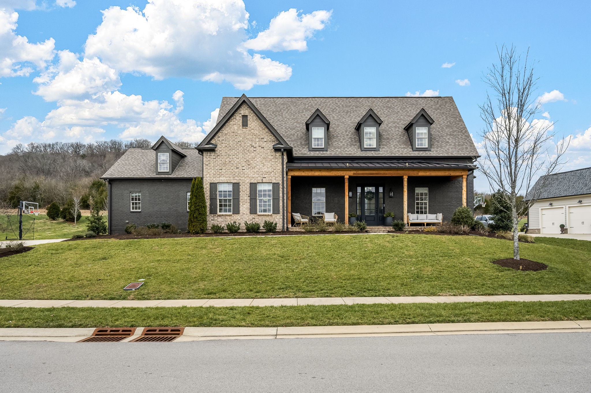6817 Chatterton Dr