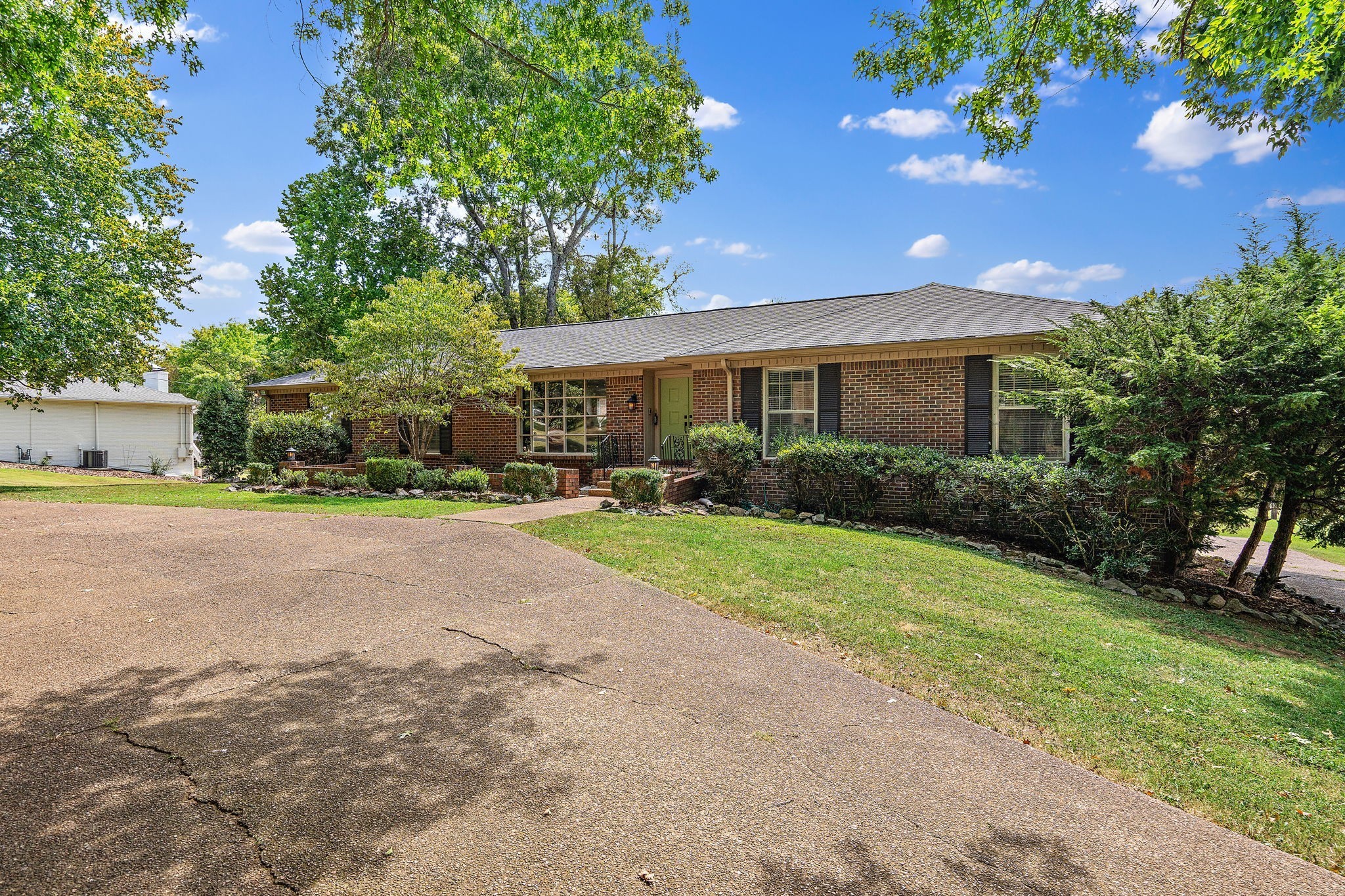 6223 Milbrook Rd