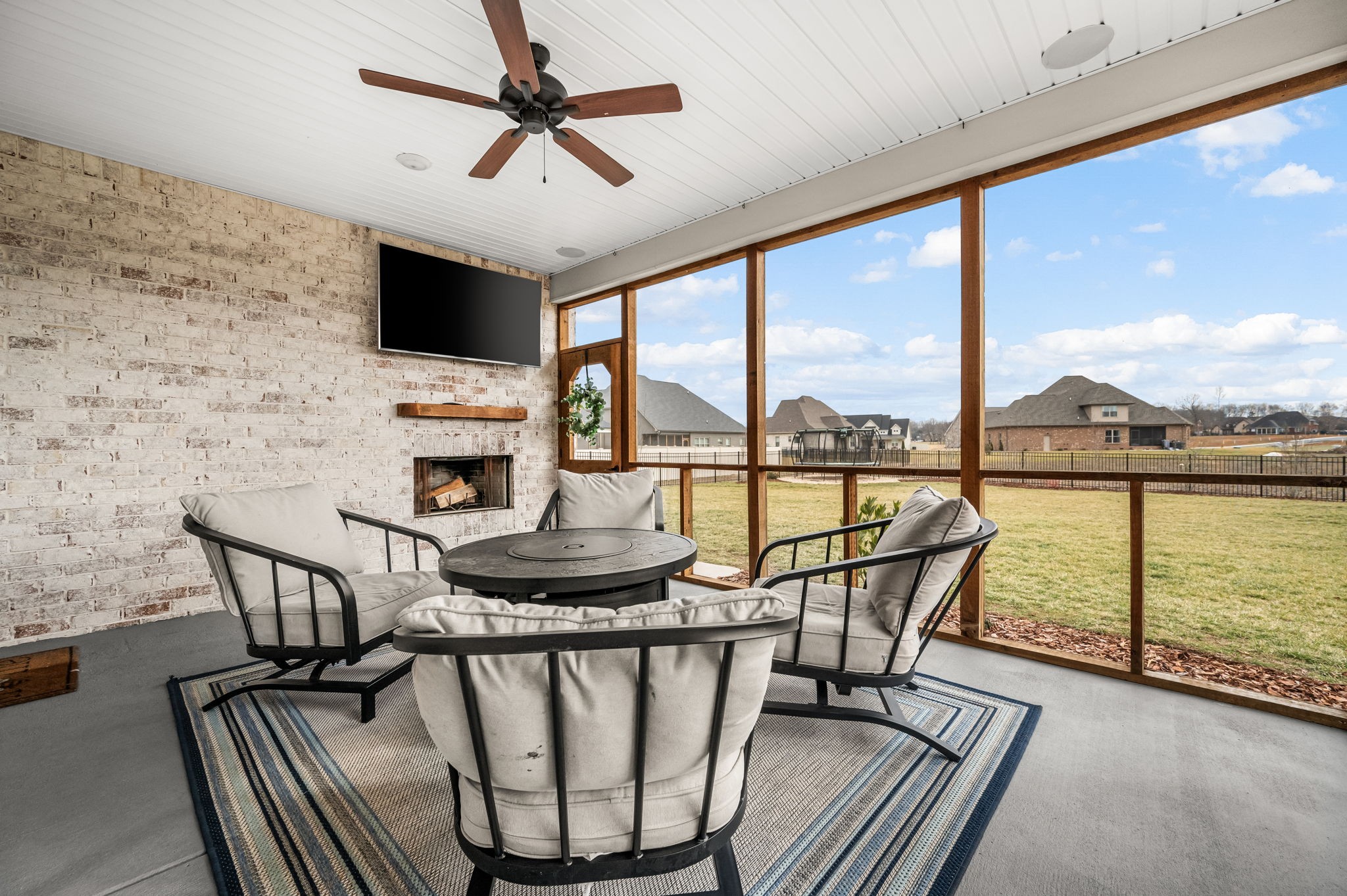 2707 Congress Dr