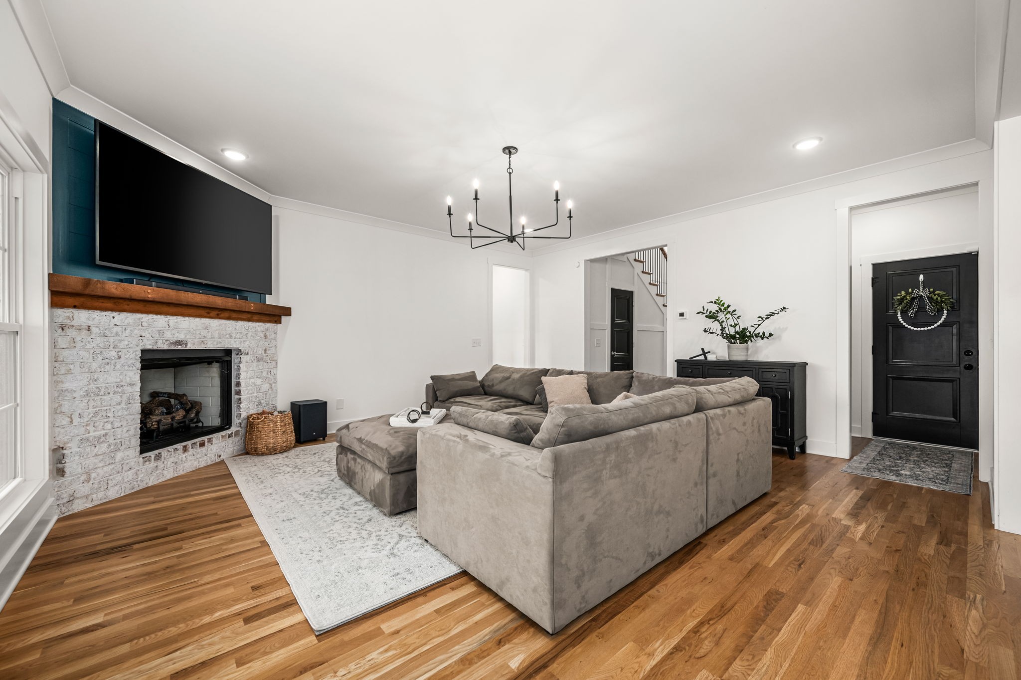 2707 Congress Dr