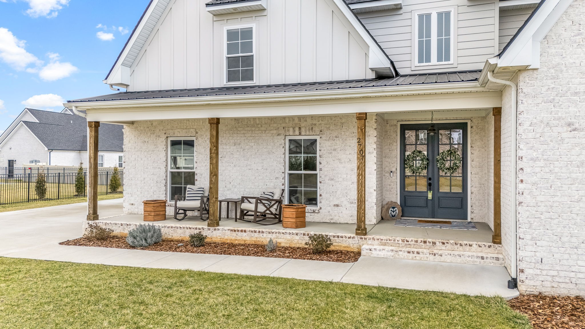 2707 Congress Dr