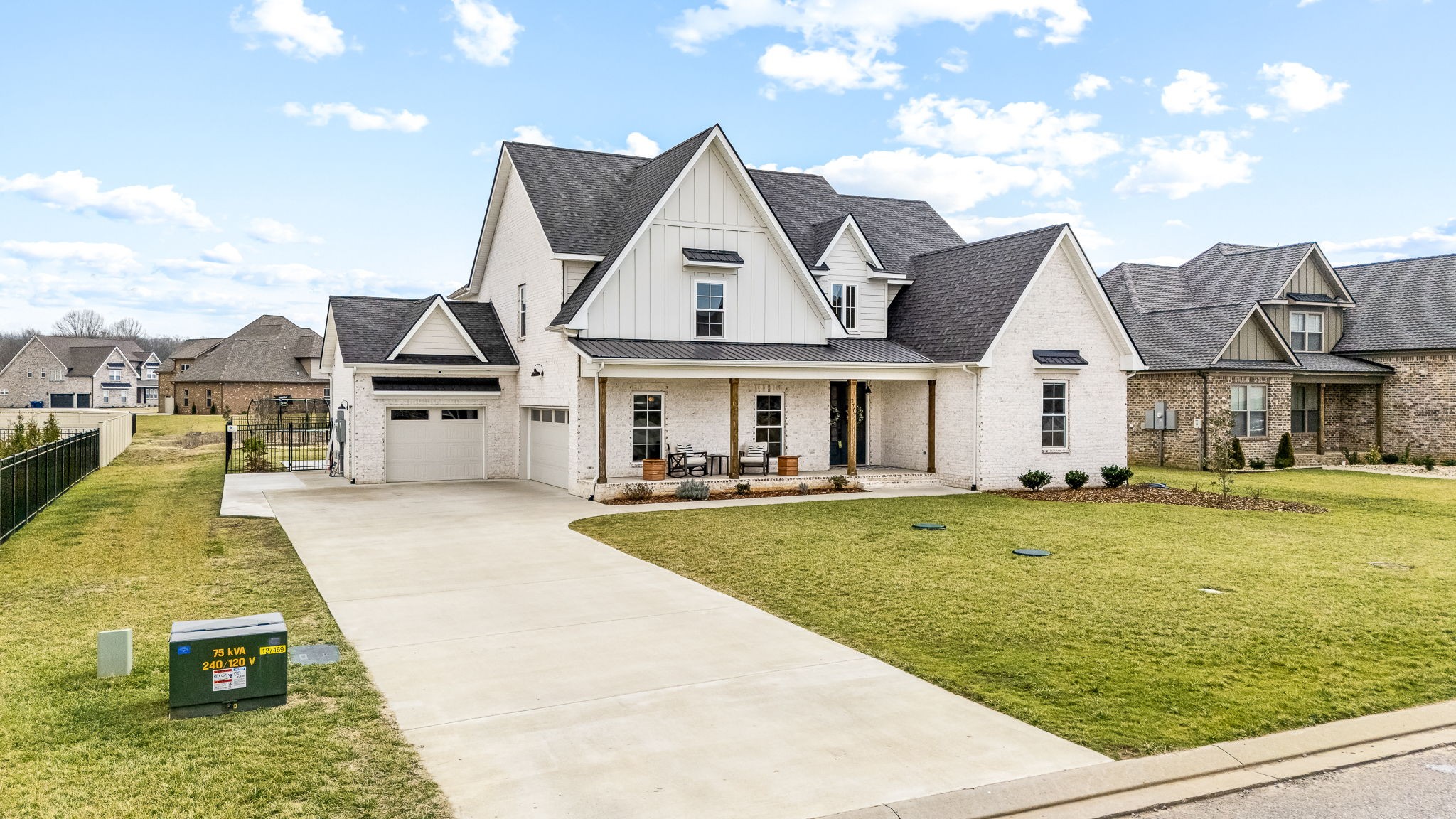 2707 Congress Dr