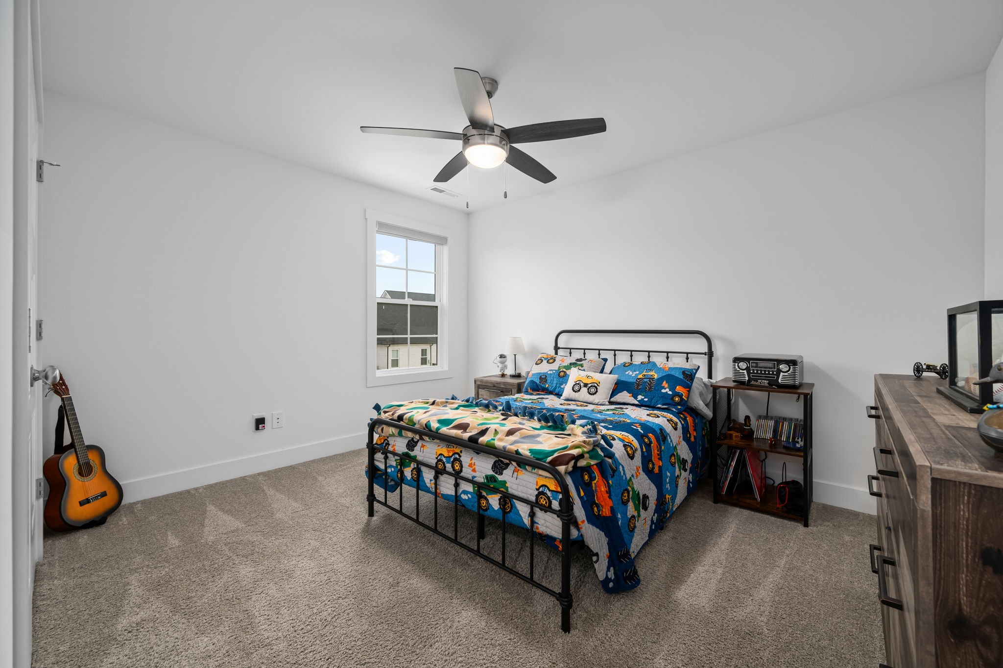 2707 Congress Dr