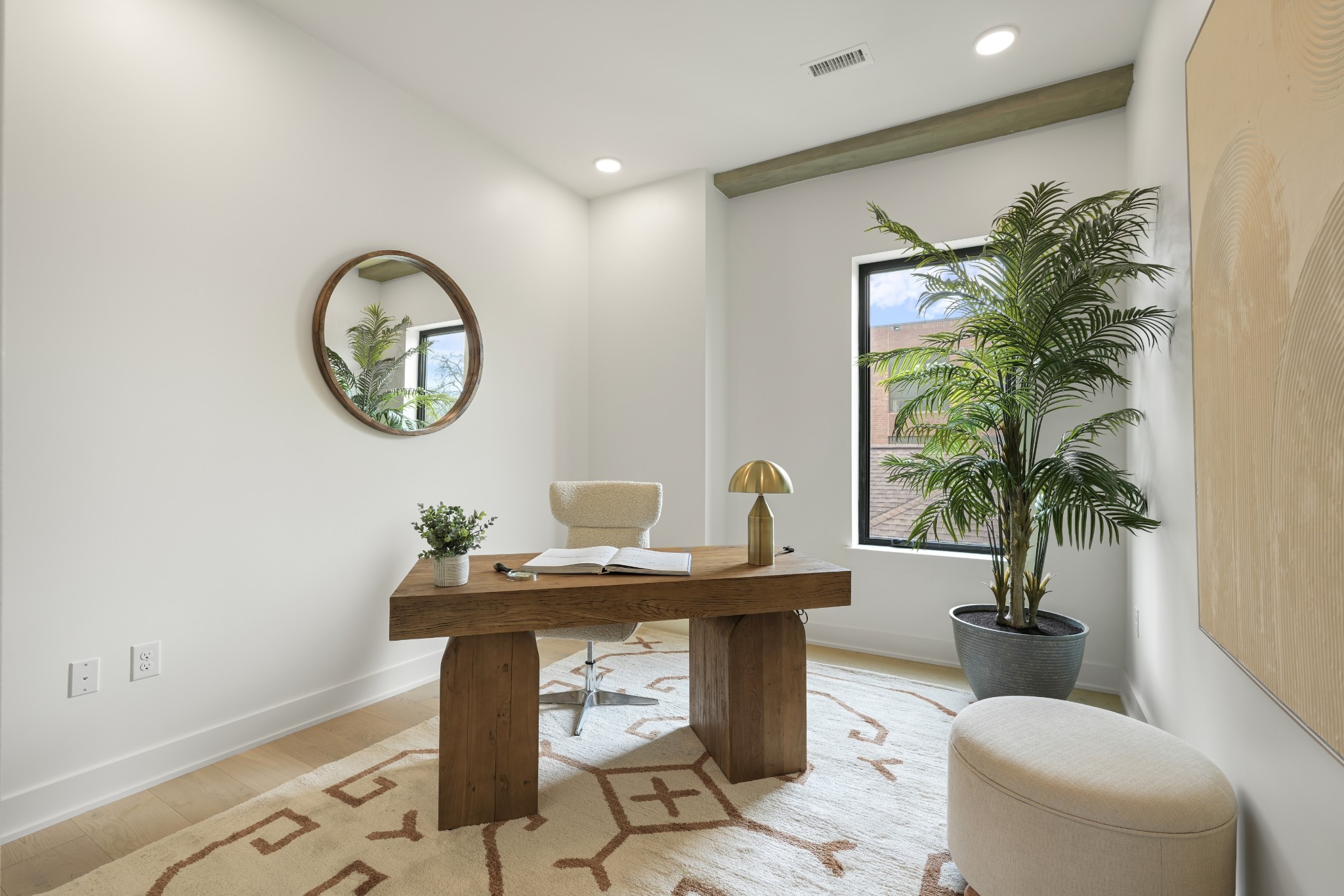 1030 17th Ave, S Unit: 301