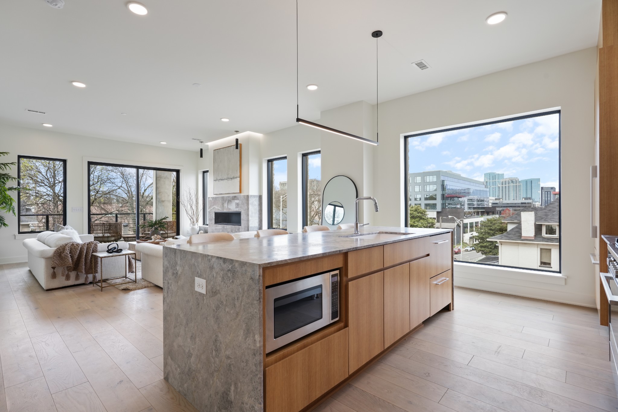 1030 17th Ave, S Unit: 301