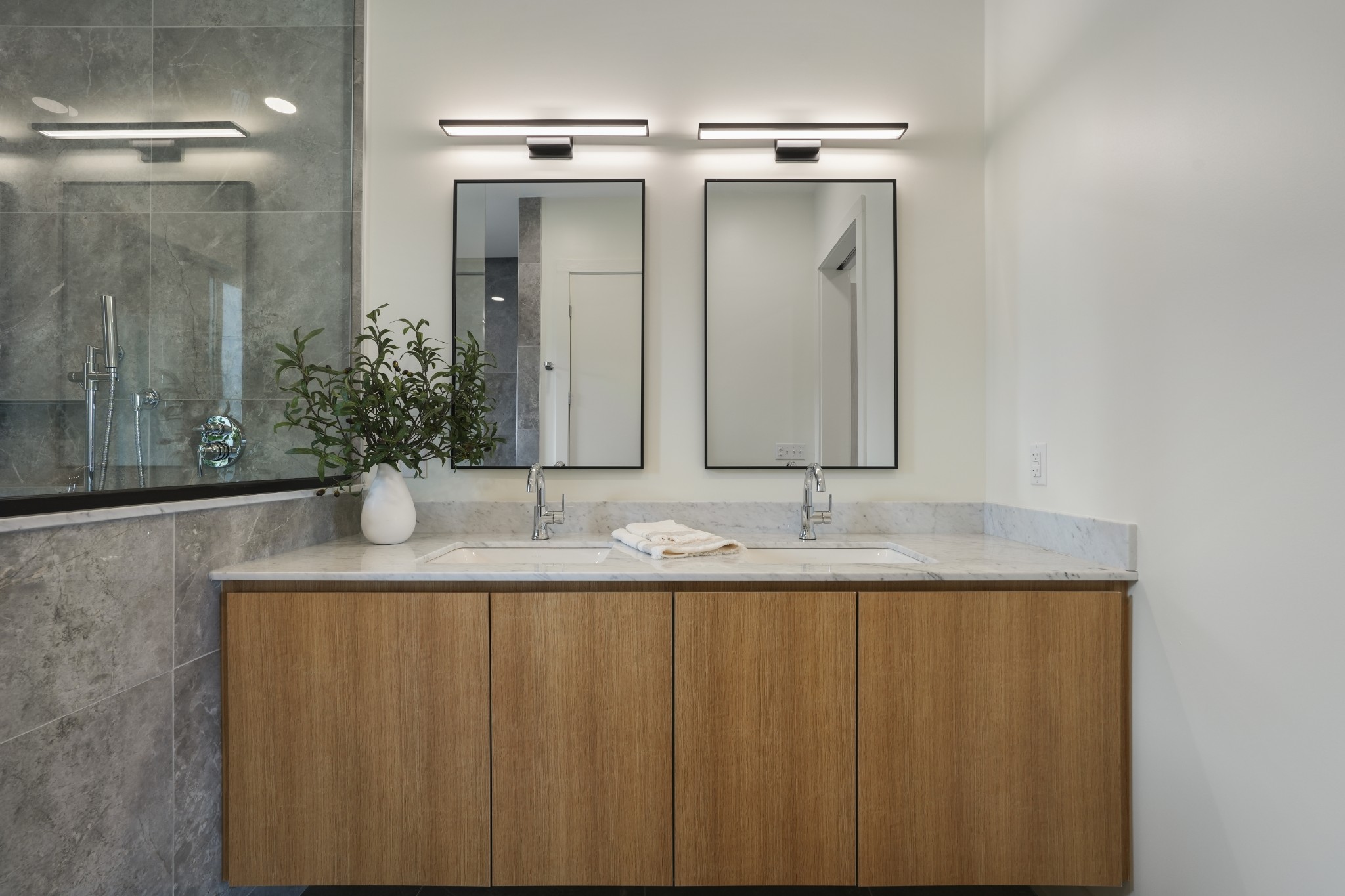 1030 17th Ave, S Unit: 301