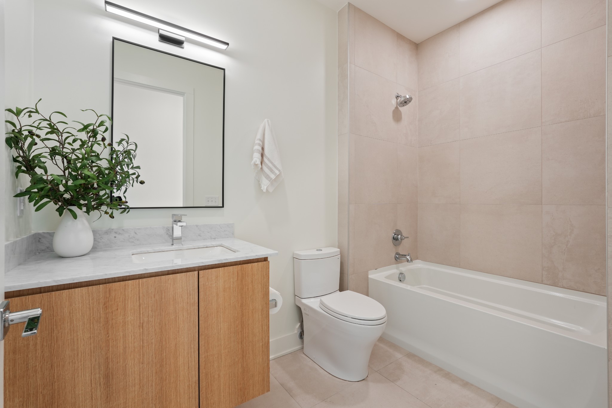 1030 17th Ave, S Unit: 301