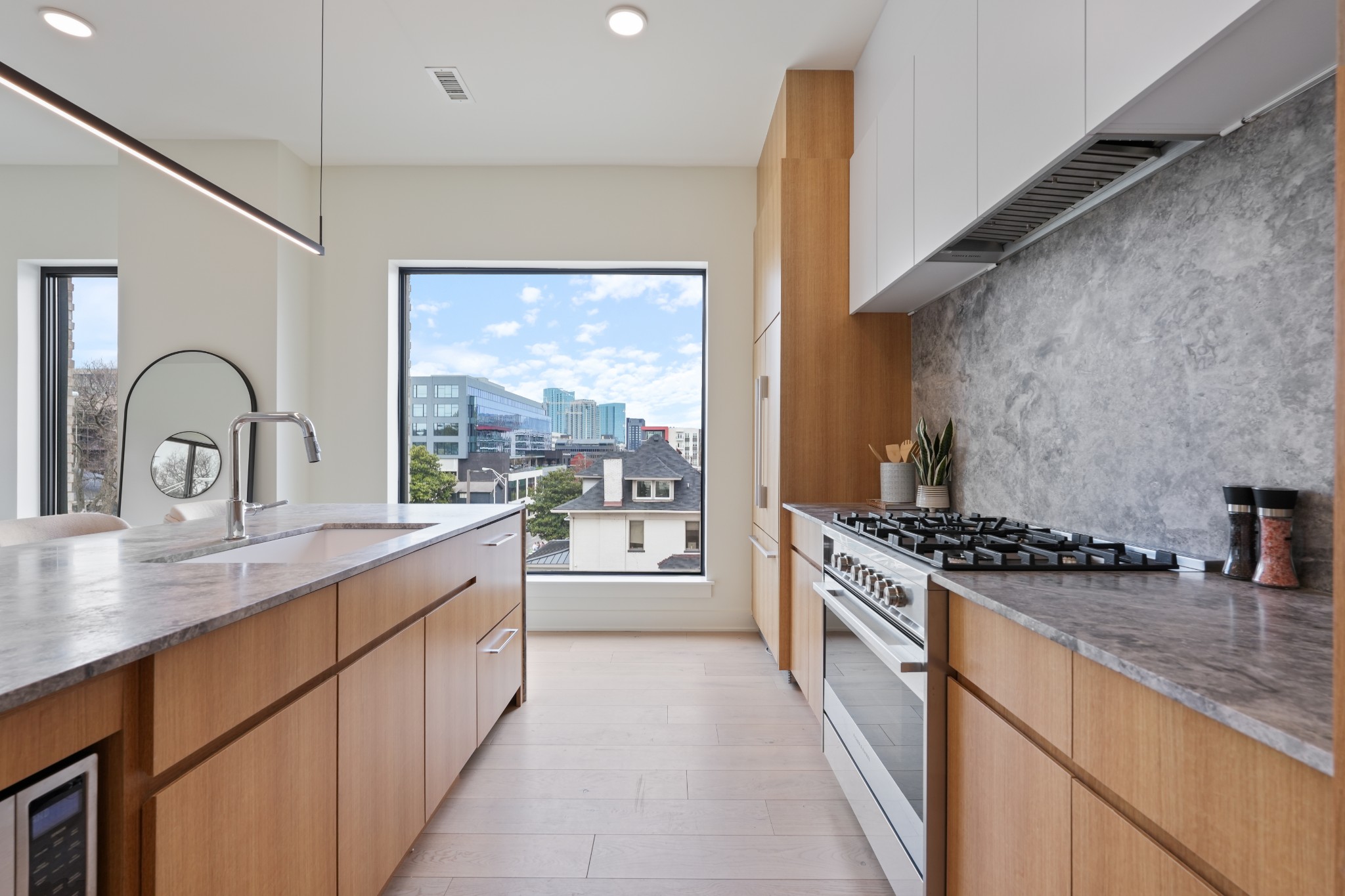 1030 17th Ave, S Unit: 301