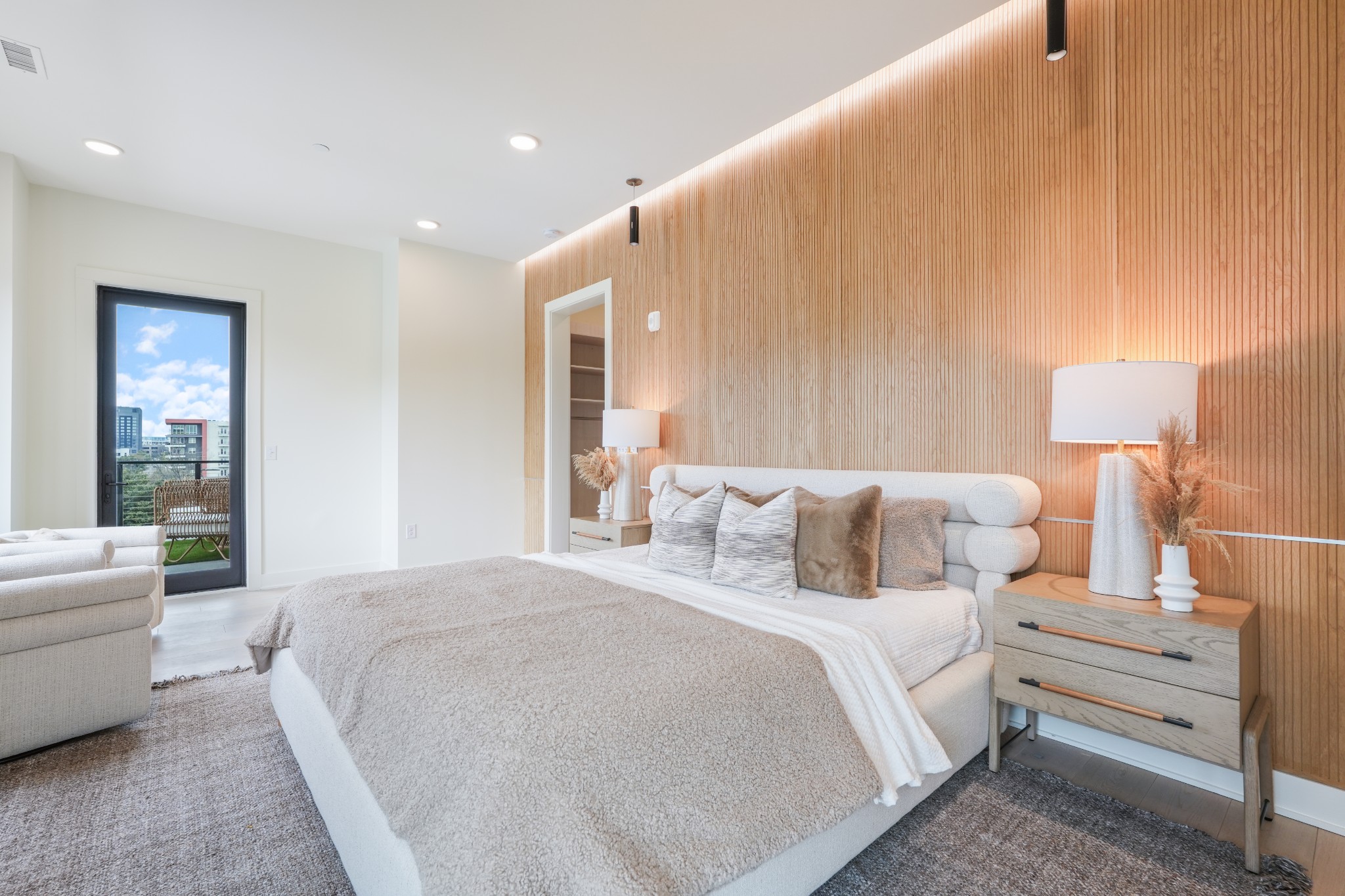 1030 17th Ave, S Unit: 301