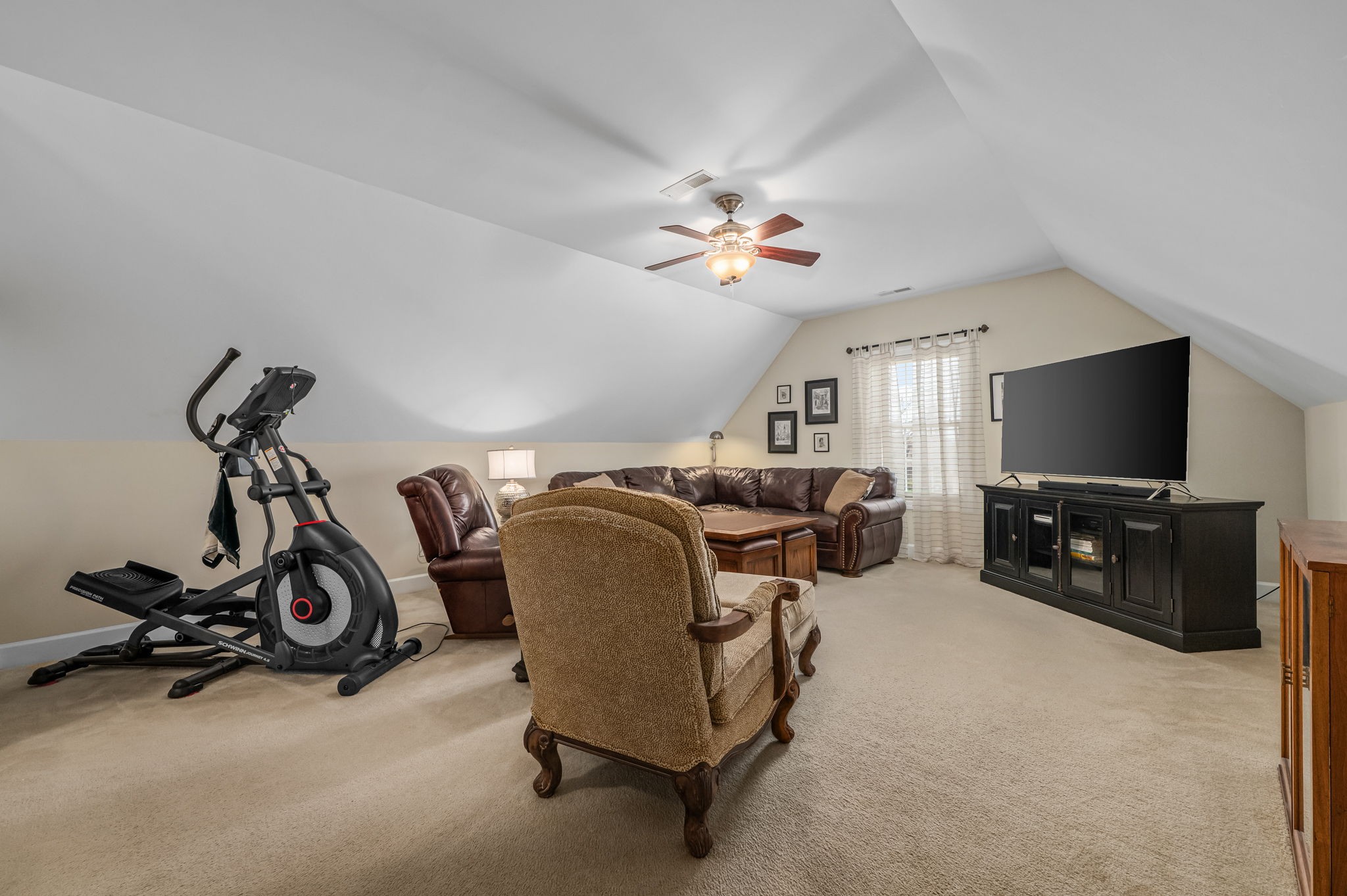 3307 Genoa Dr