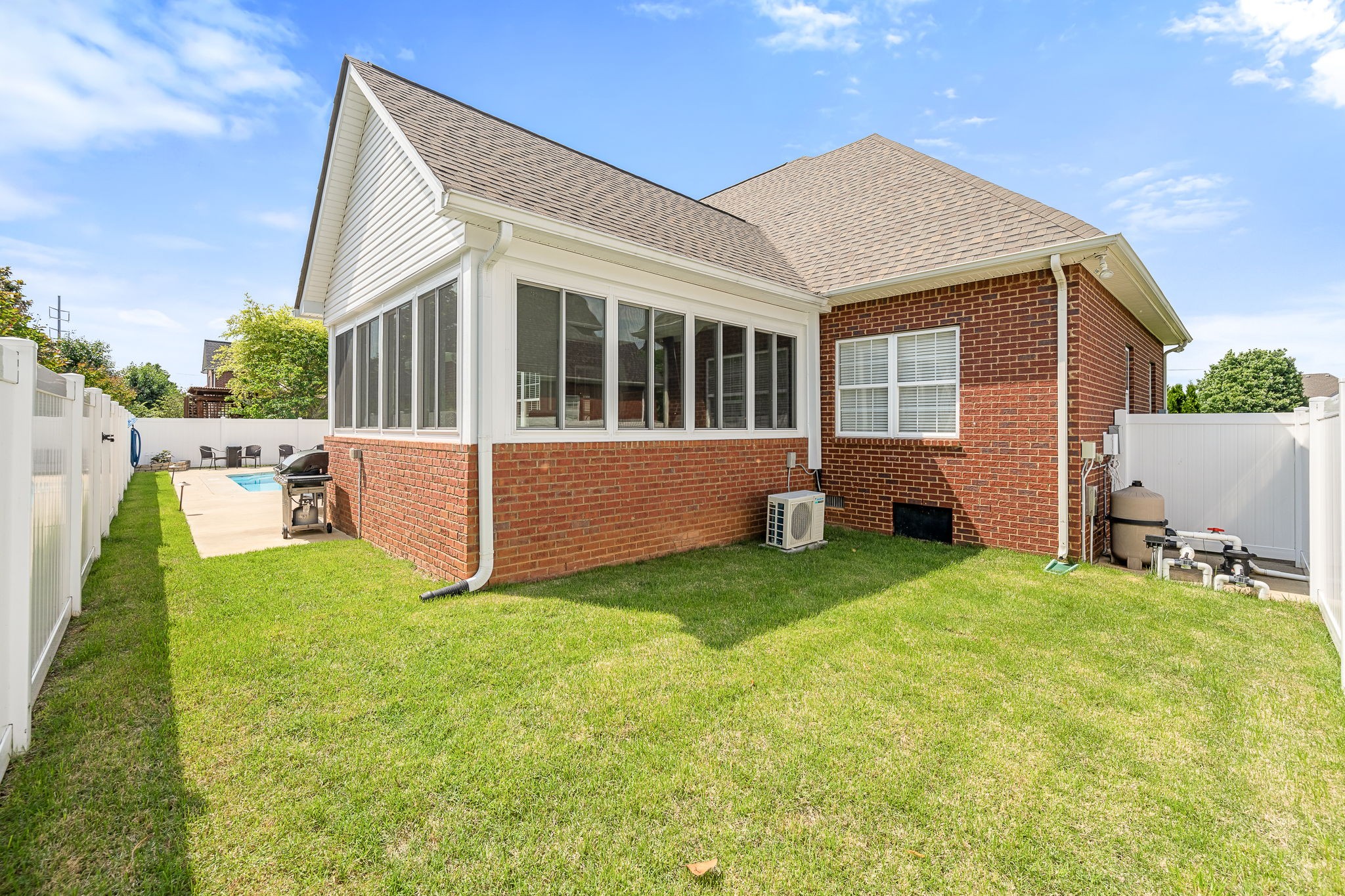 3307 Genoa Dr