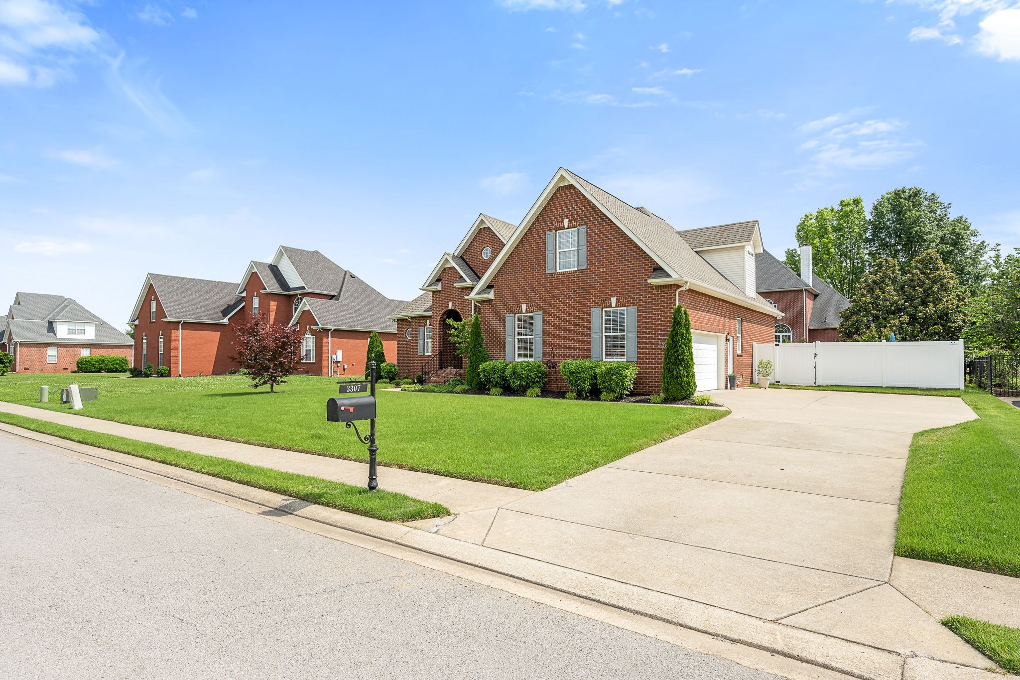 3307 Genoa Dr