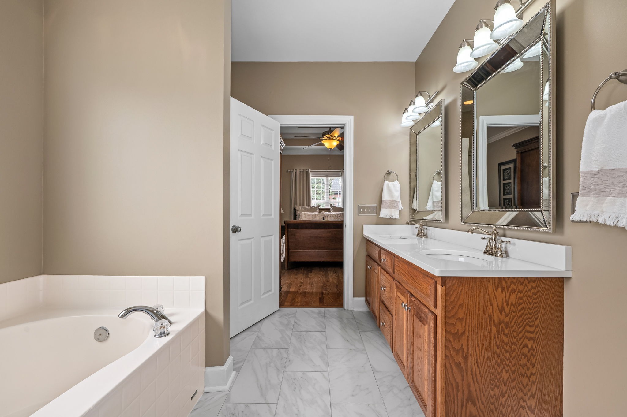 3307 Genoa Dr