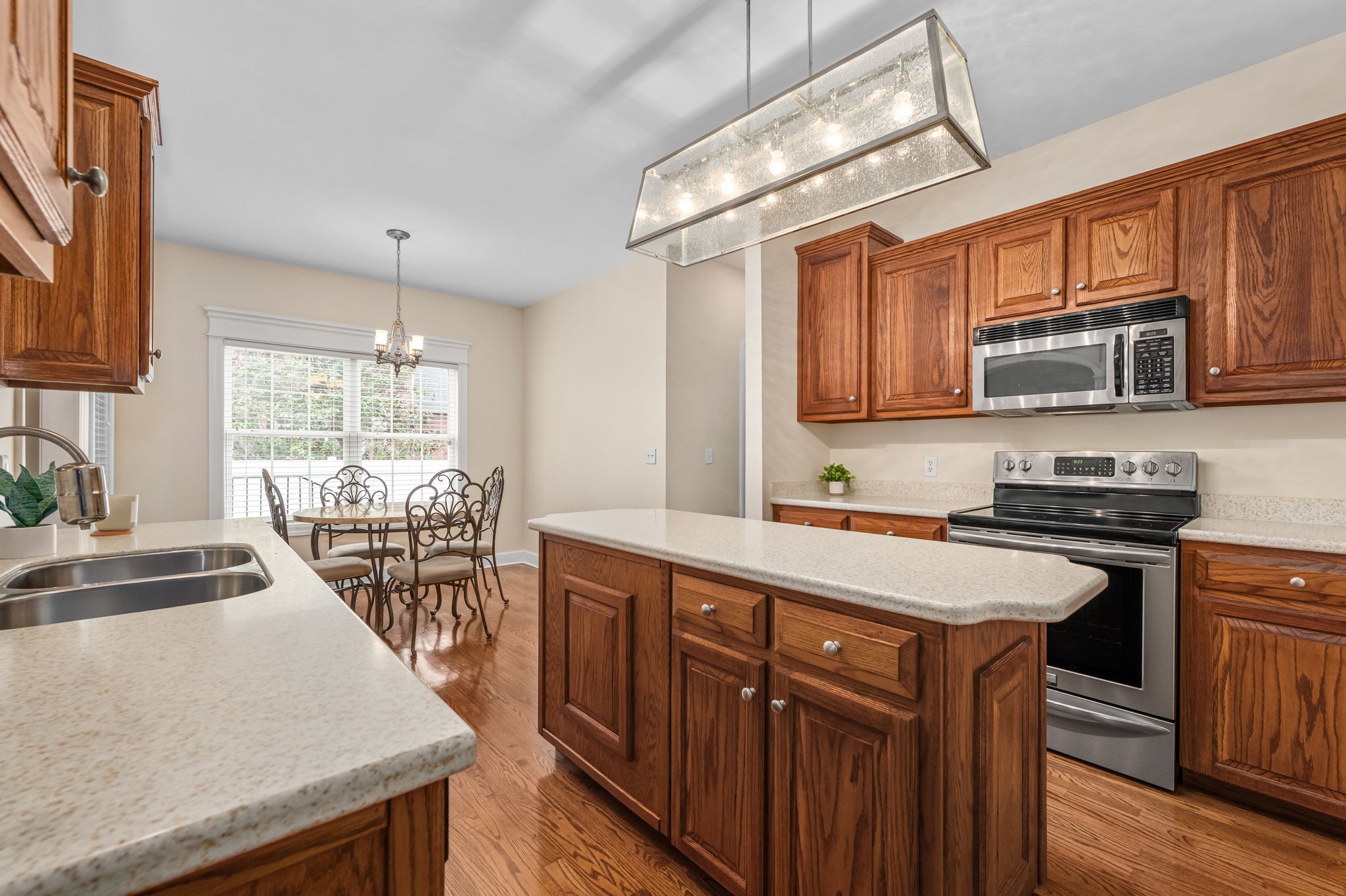 3307 Genoa Dr