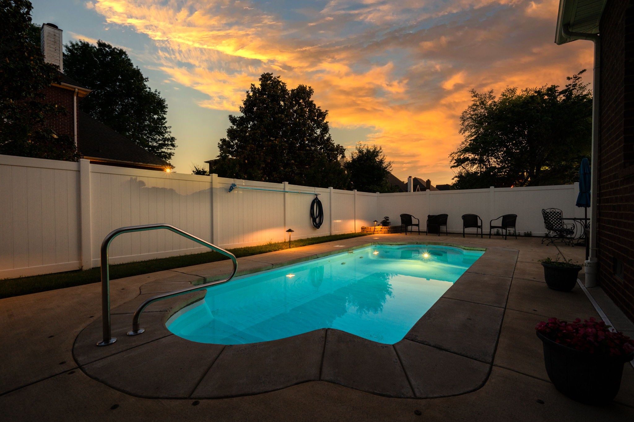 3307 Genoa Dr