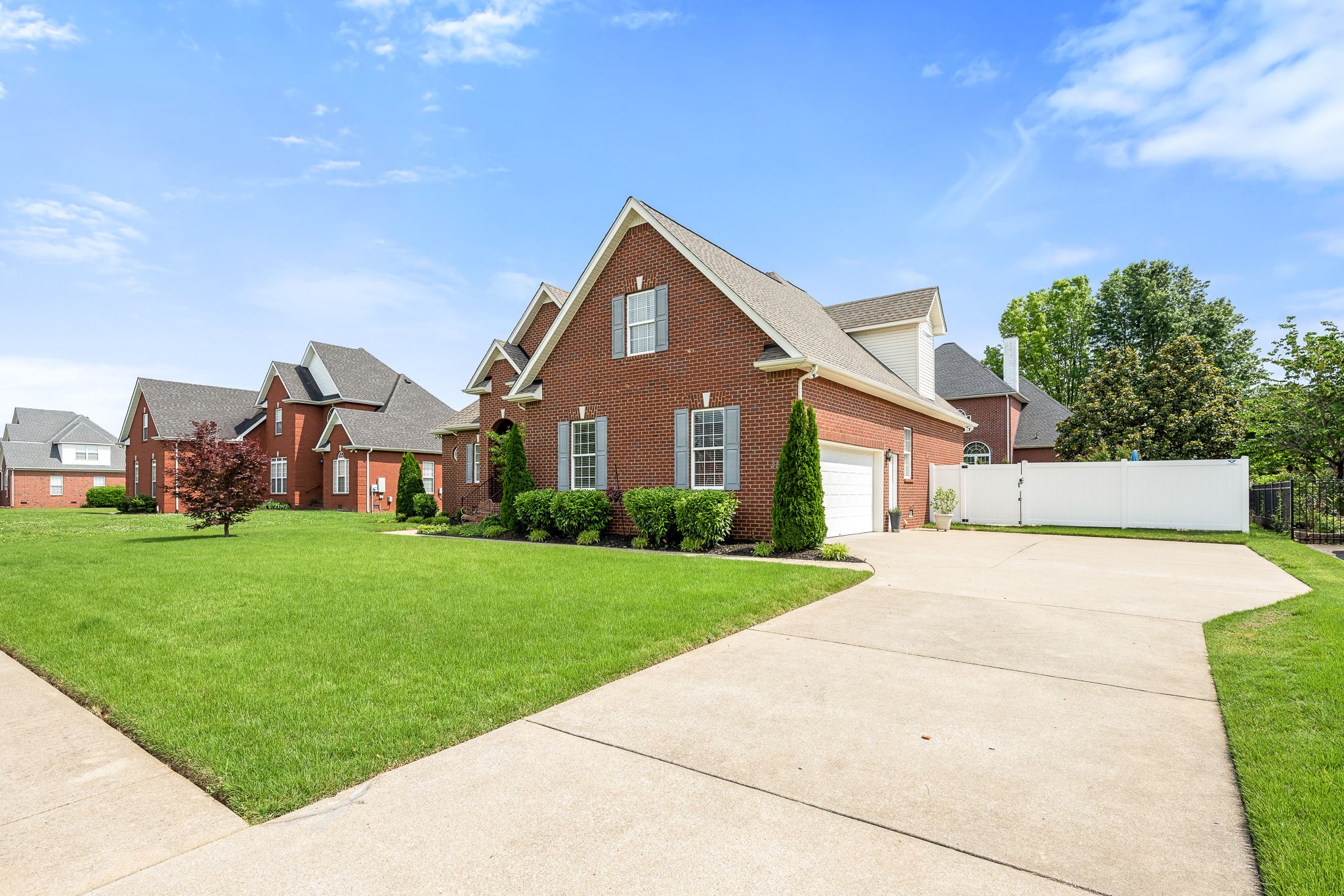 3307 Genoa Dr