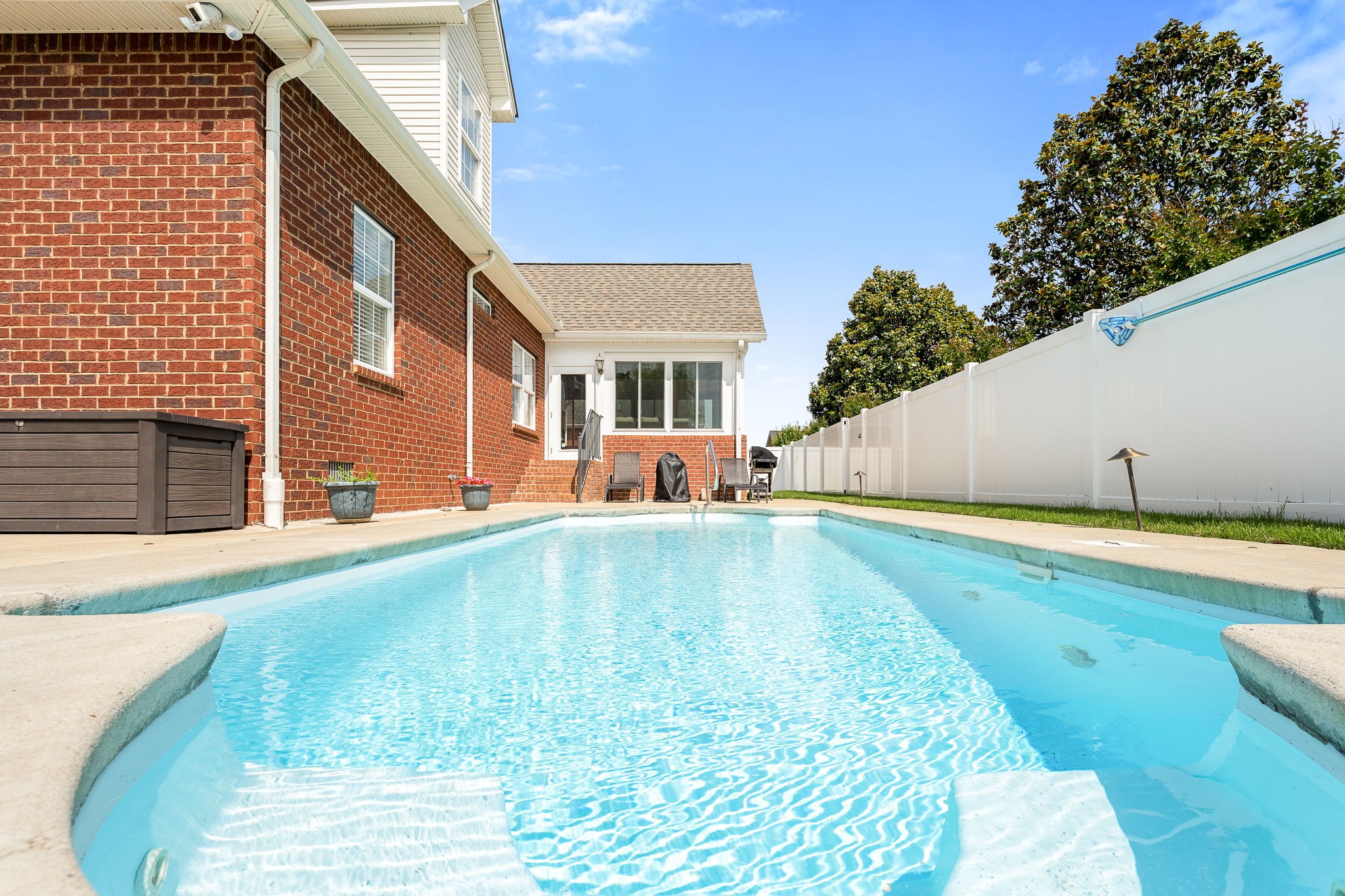 3307 Genoa Dr