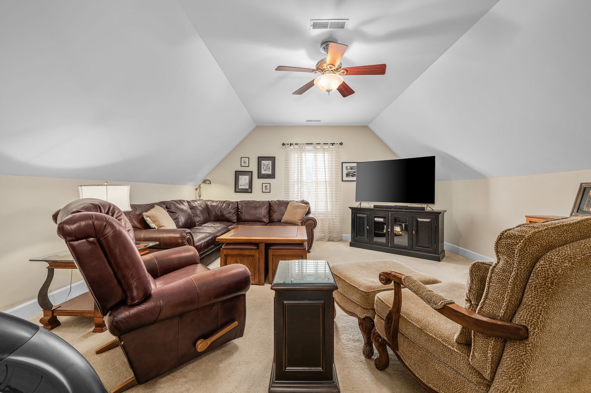 3307 Genoa Dr