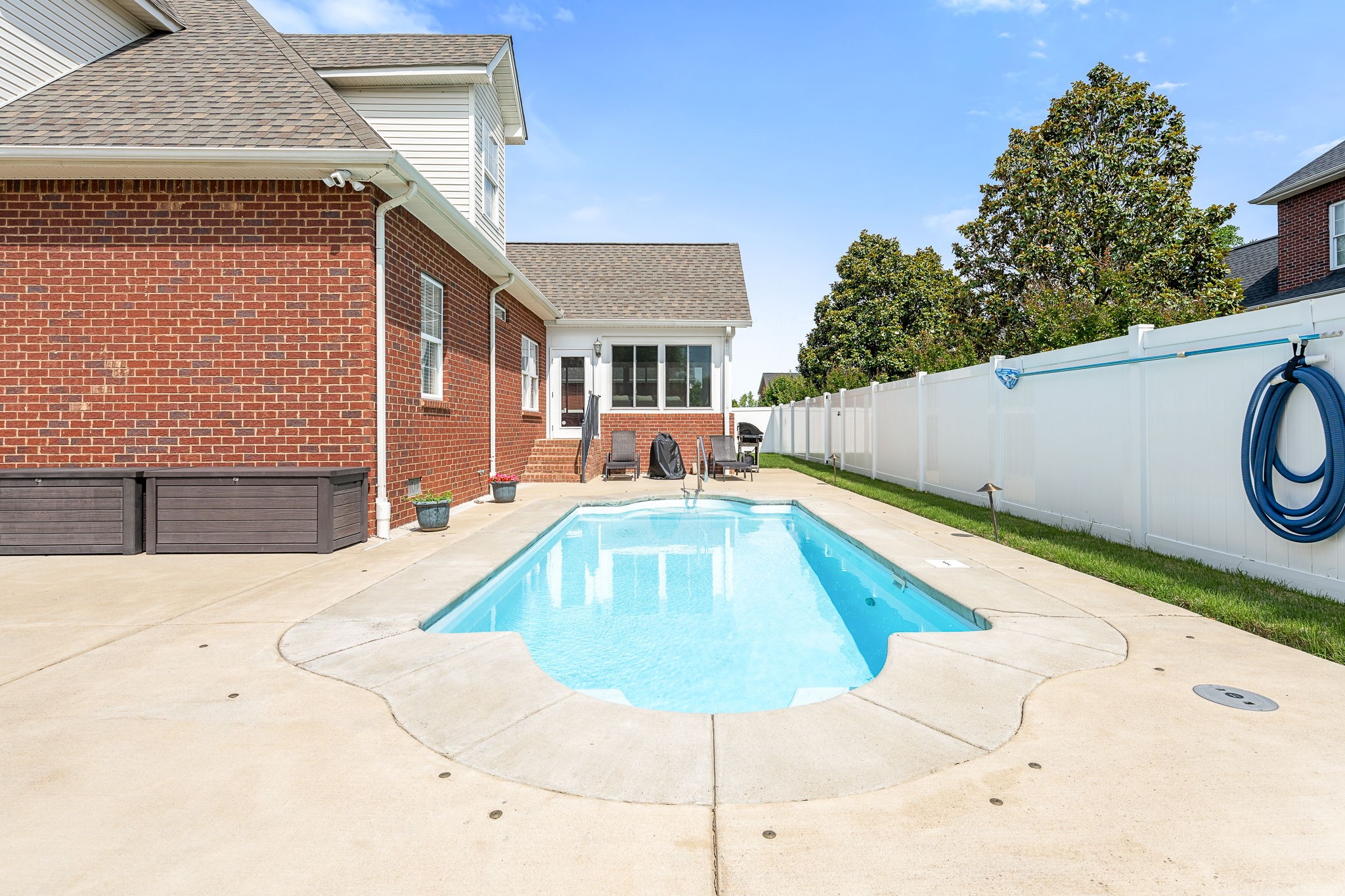 3307 Genoa Dr