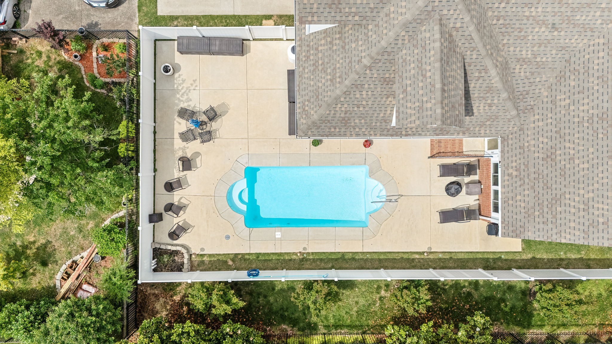 3307 Genoa Dr