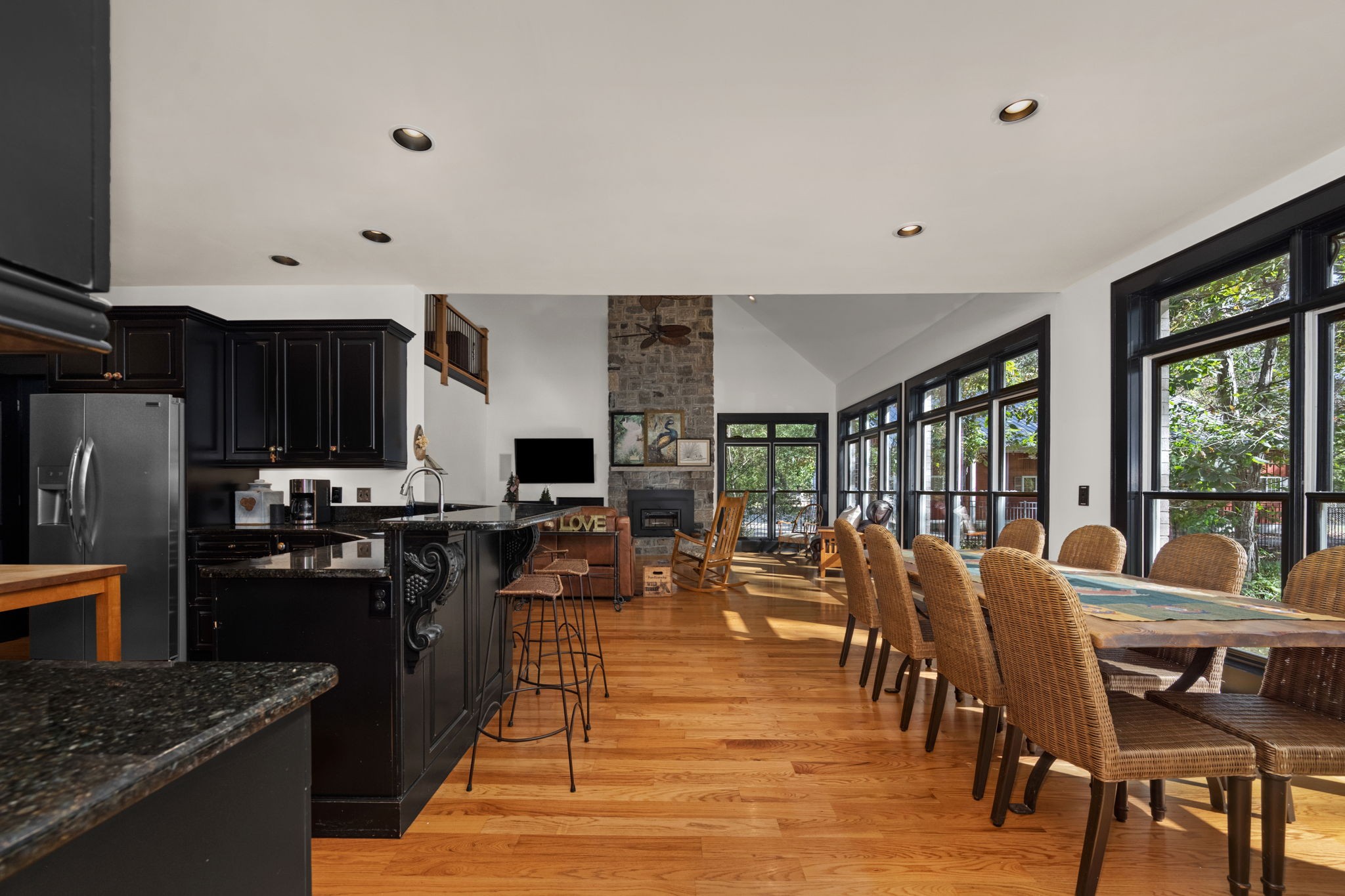 2399 Thompson Rd
