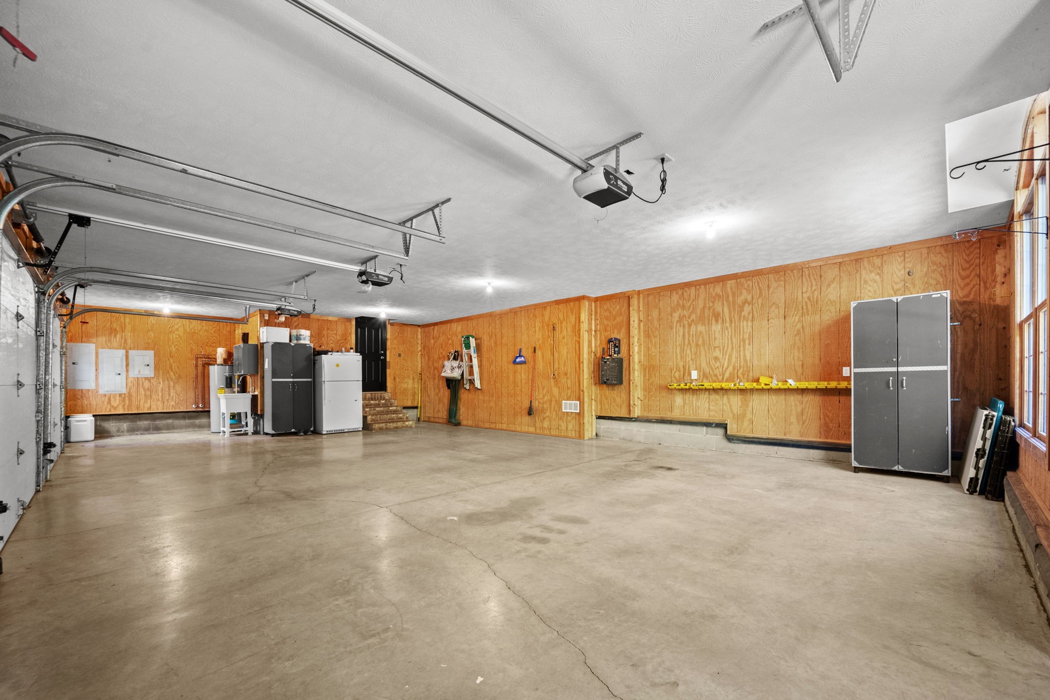 2399 Thompson Rd