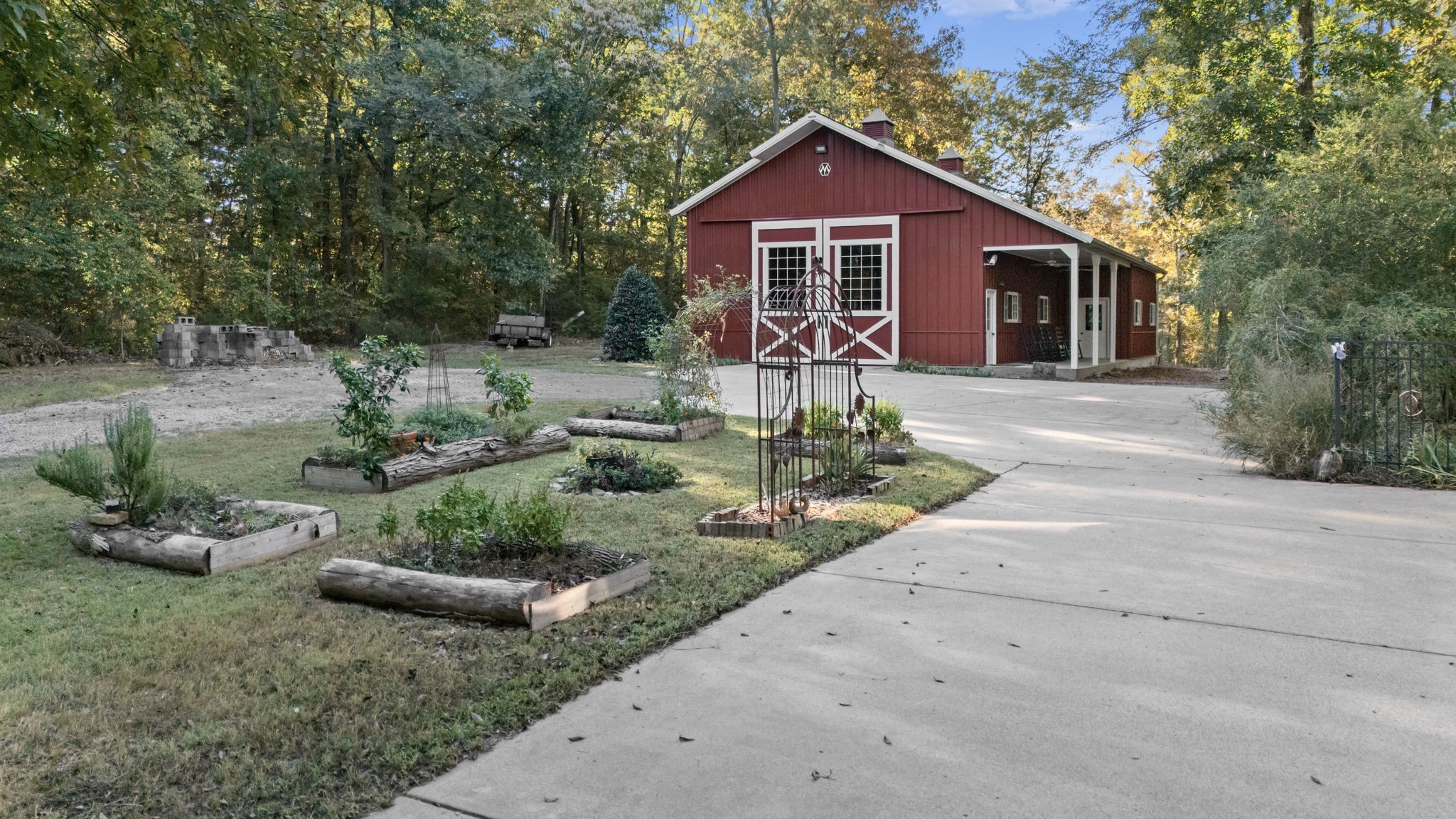 2399 Thompson Rd